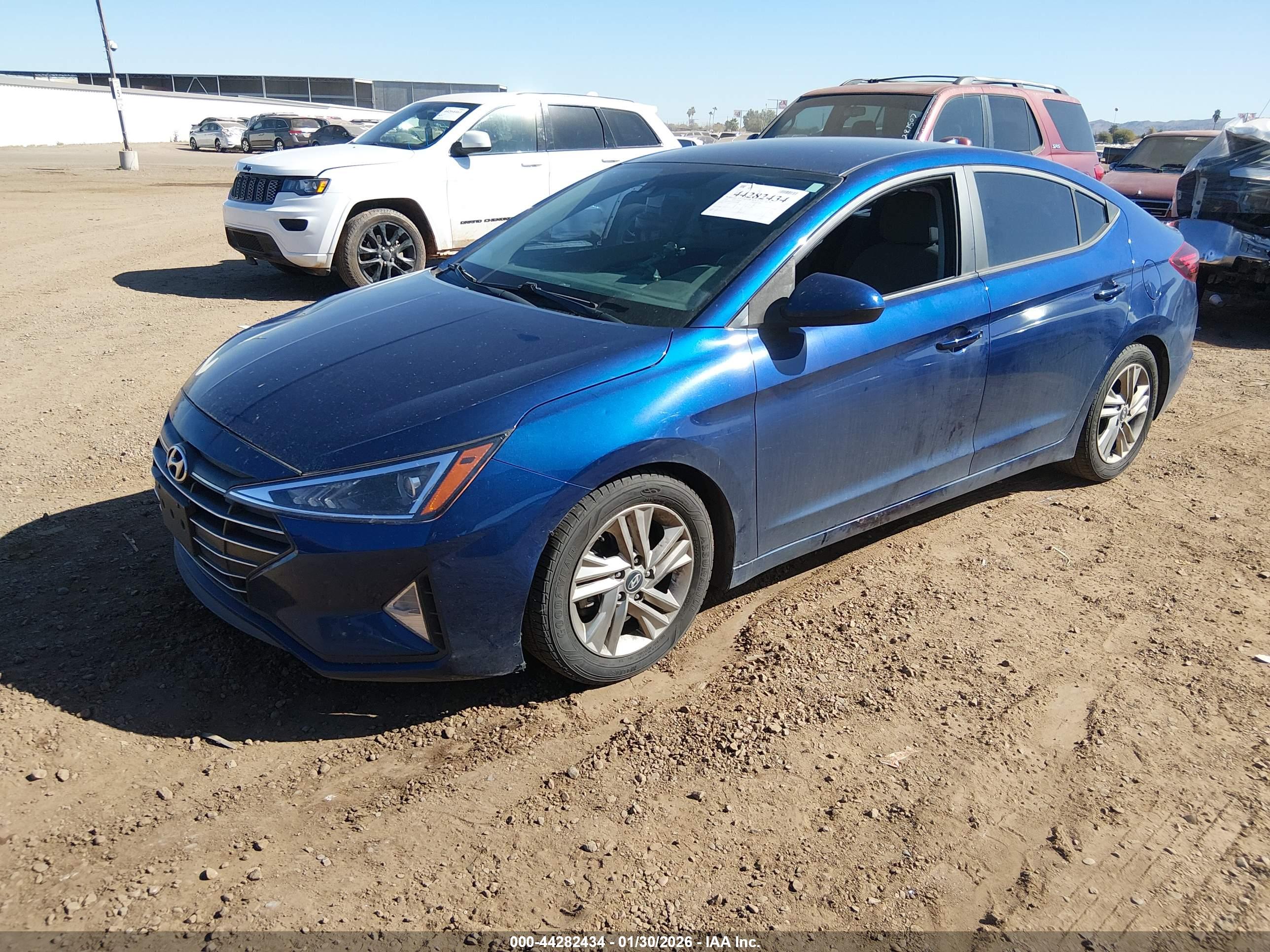 HYUNDAI ELANTRA image 2