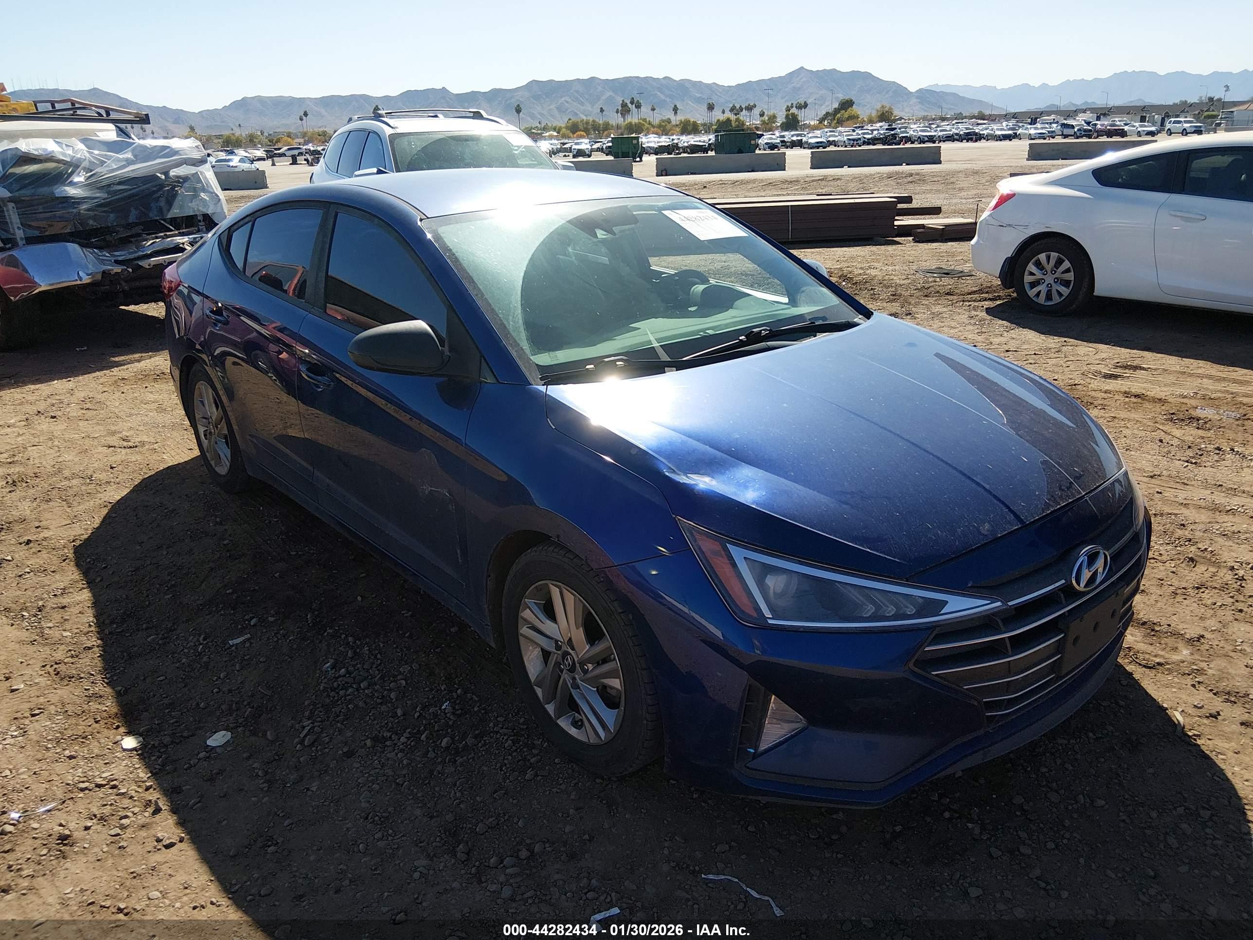 HYUNDAI ELANTRA image 6