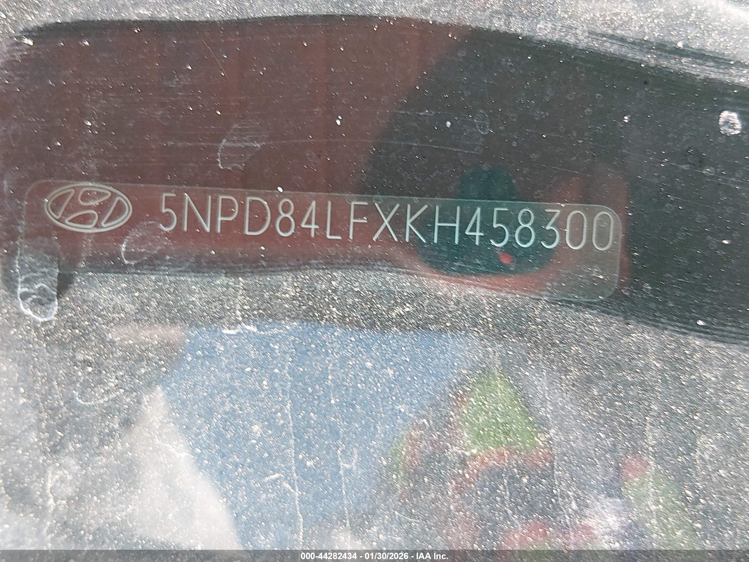 HYUNDAI ELANTRA image 9