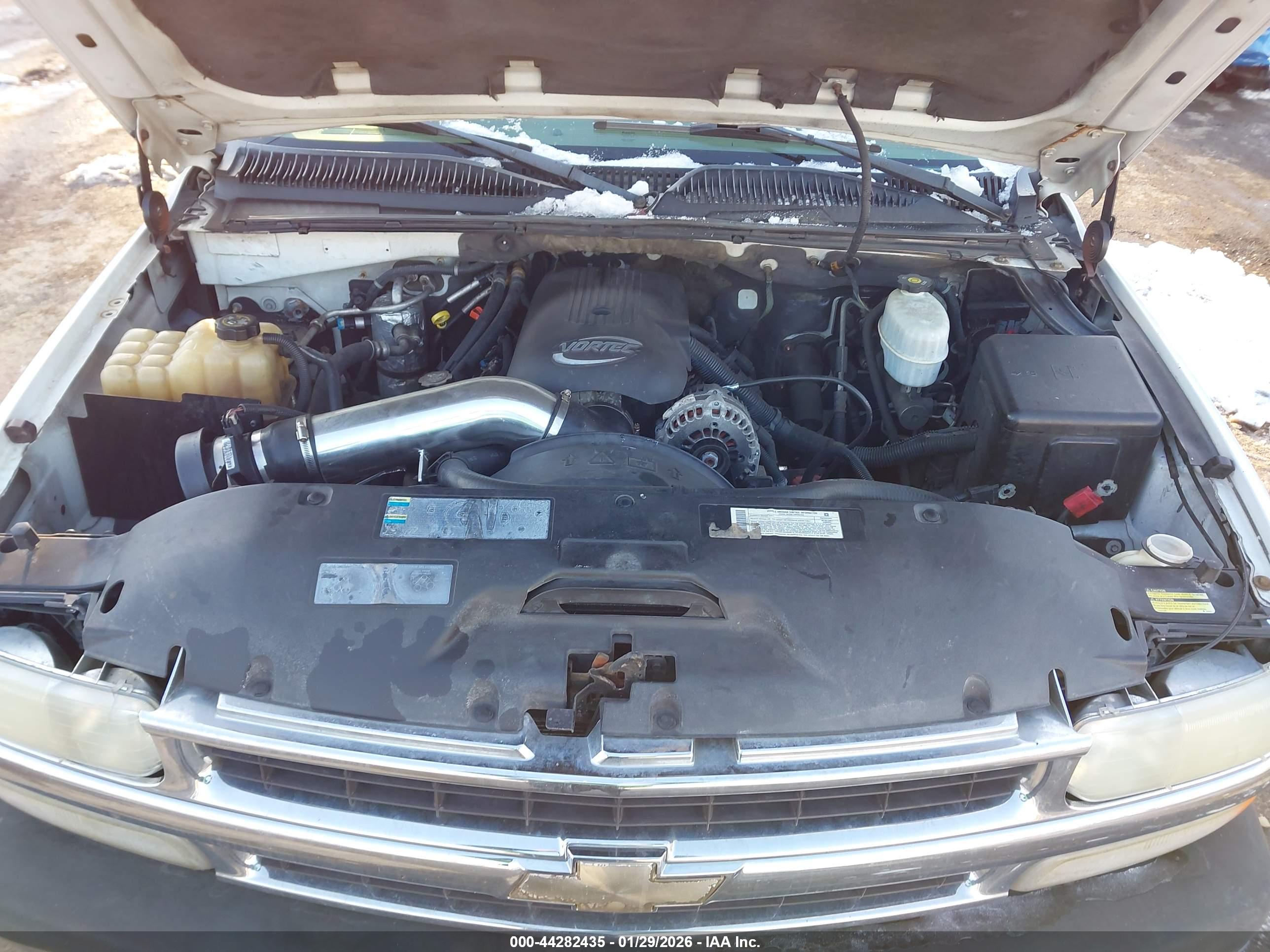 CHEVROLET SUBURBAN image 10