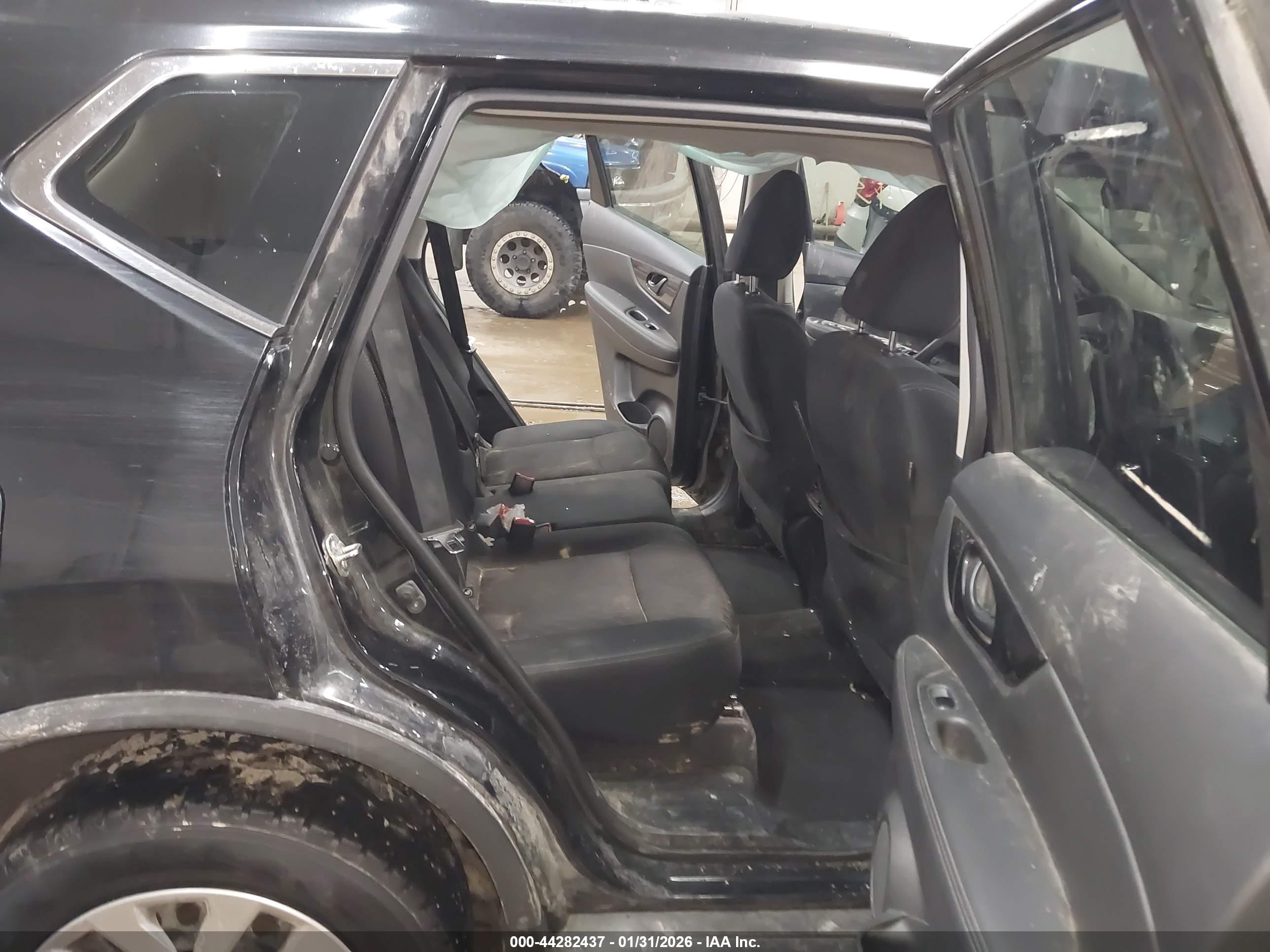 NISSAN ROGUE image 8