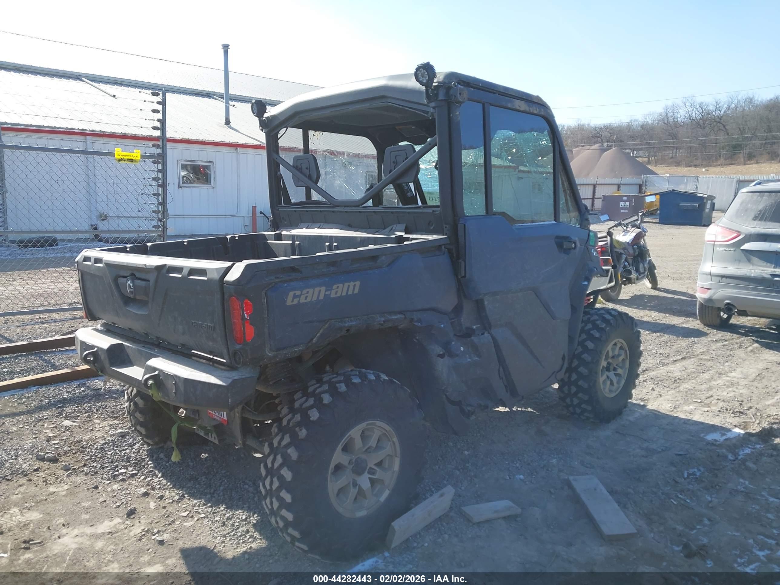 CAN-AM DEFENDER image 4
