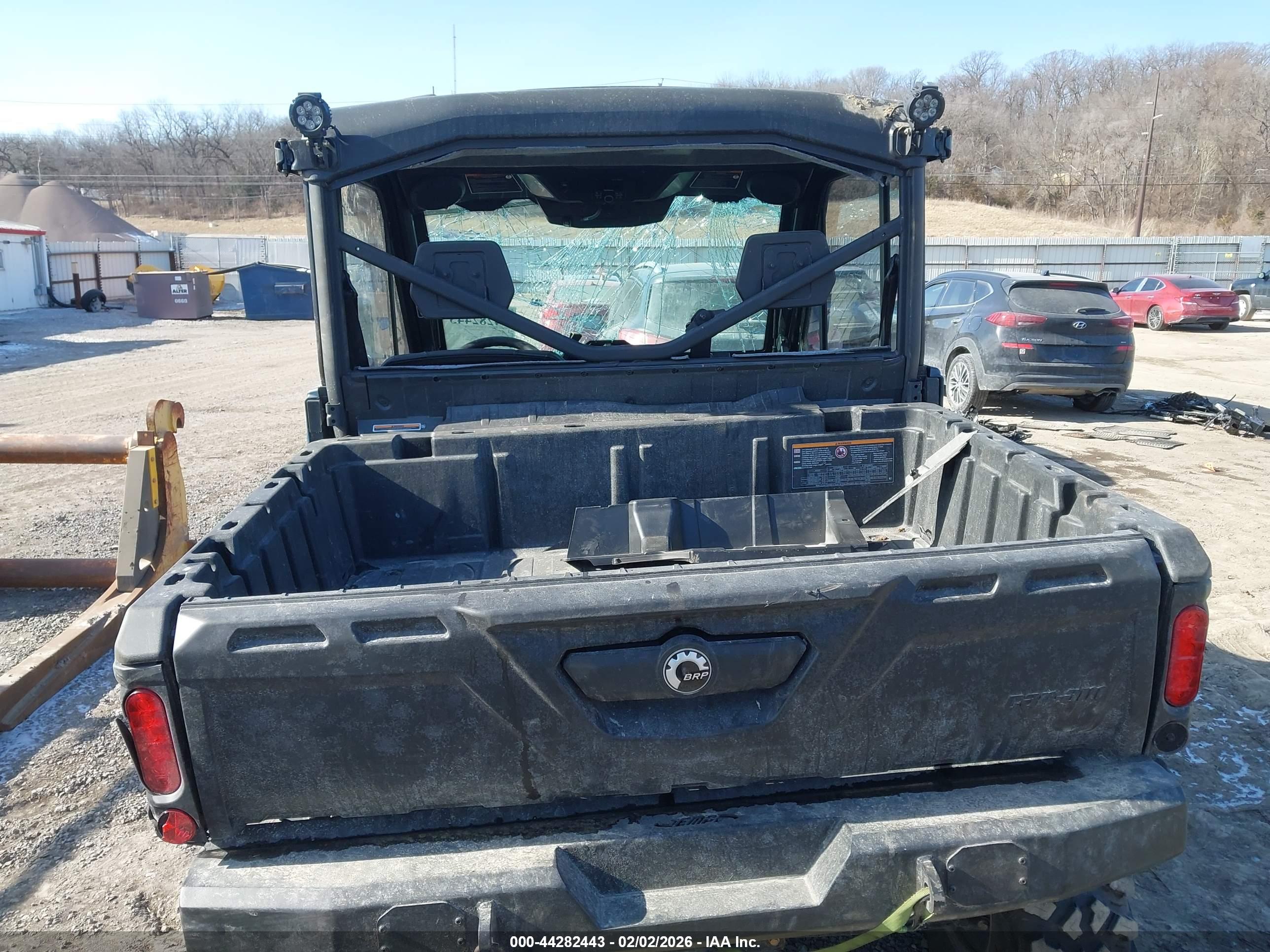 CAN-AM DEFENDER image 6