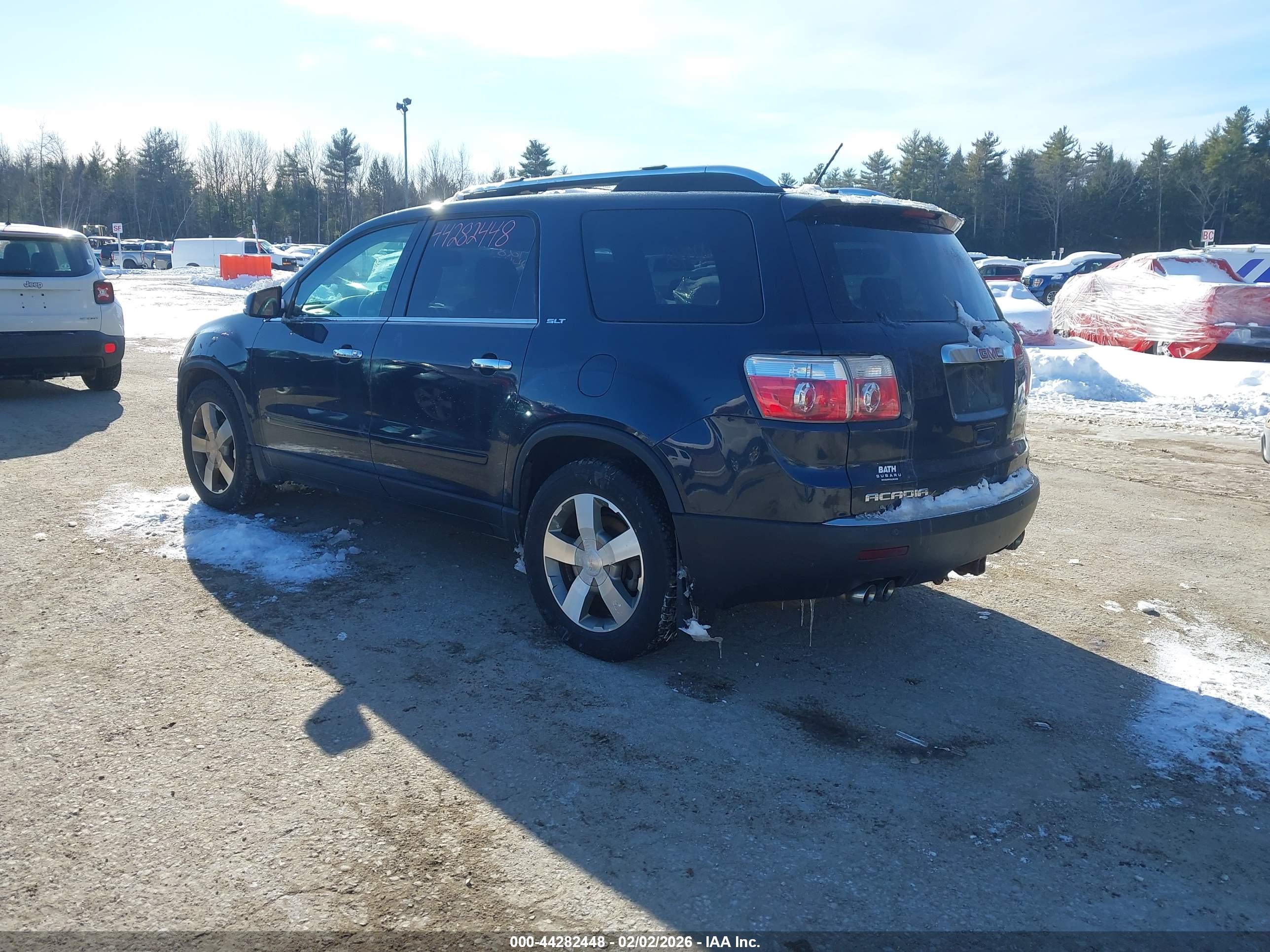 GMC ACADIA image 3