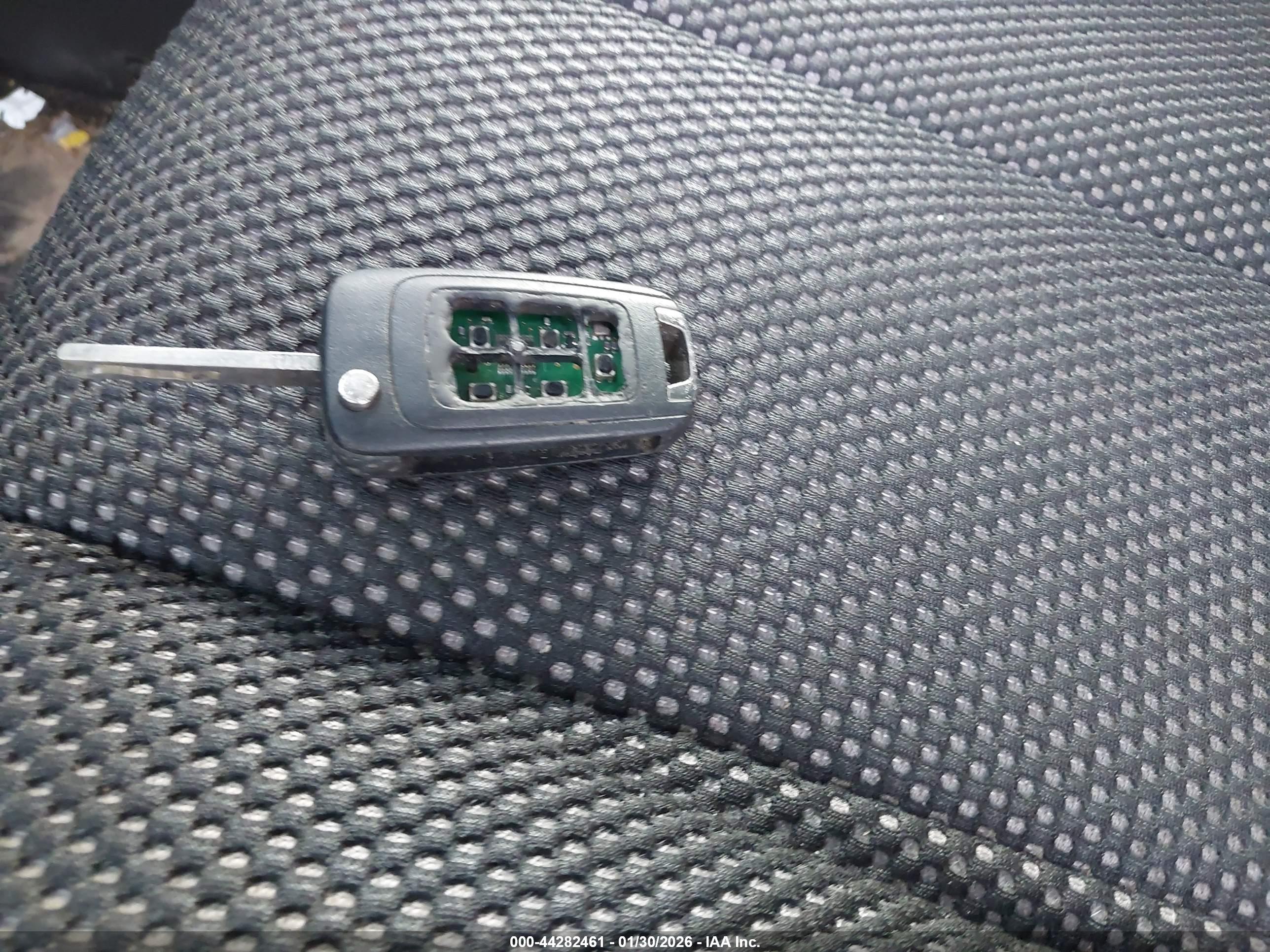 CHEVROLET EQUINOX image 11