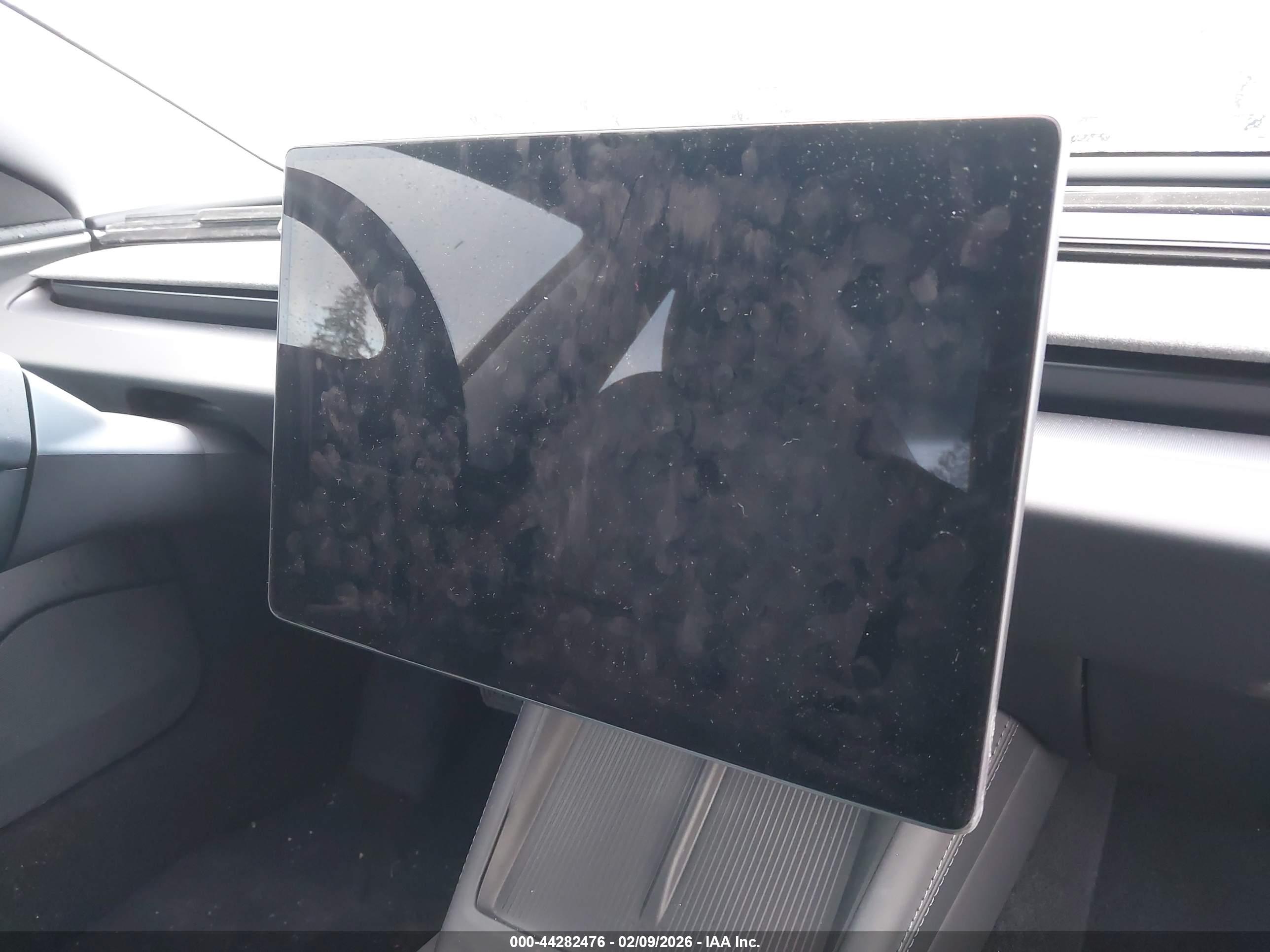 TESLA MODEL image 7