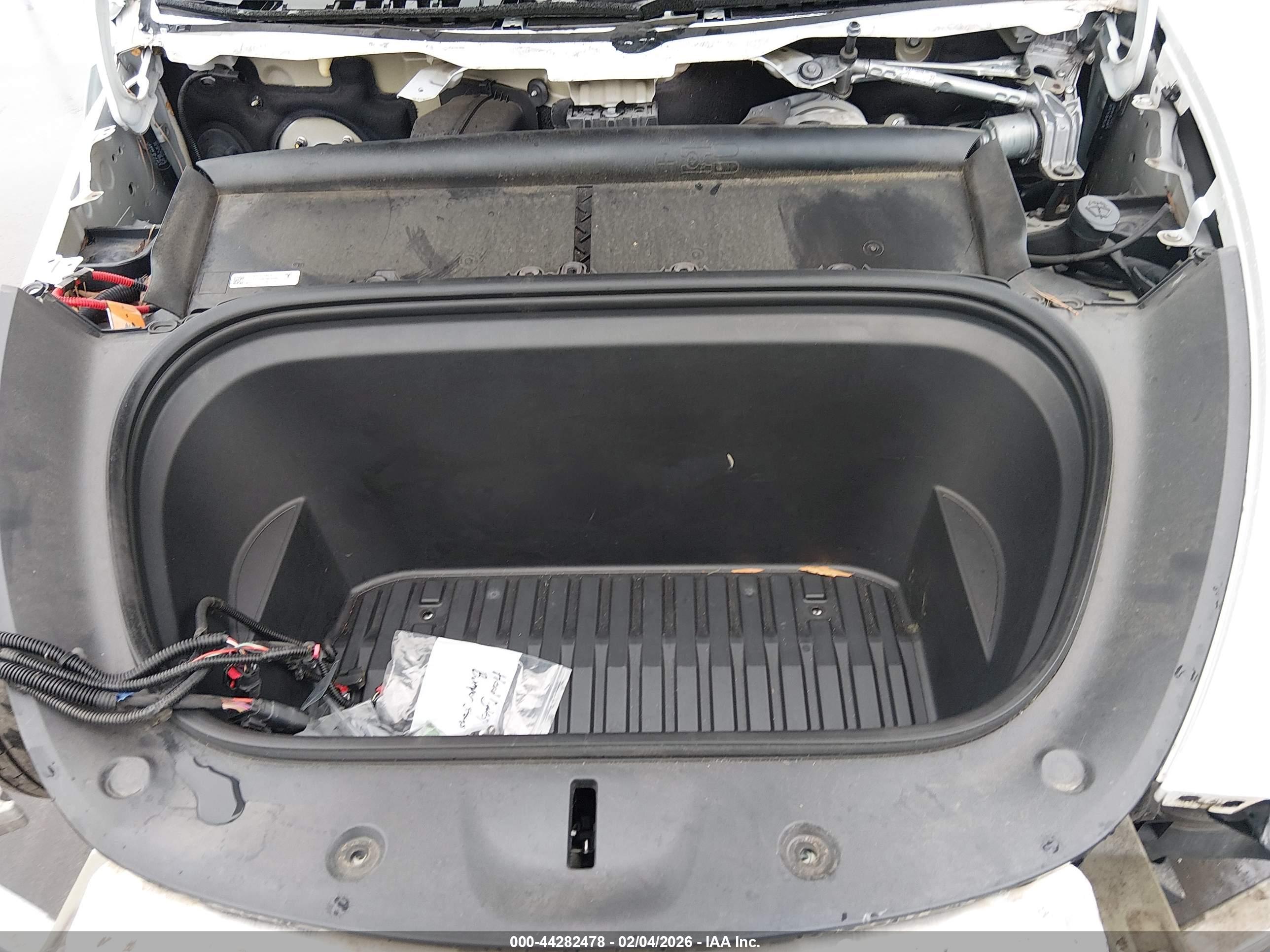 TESLA MODEL image 10