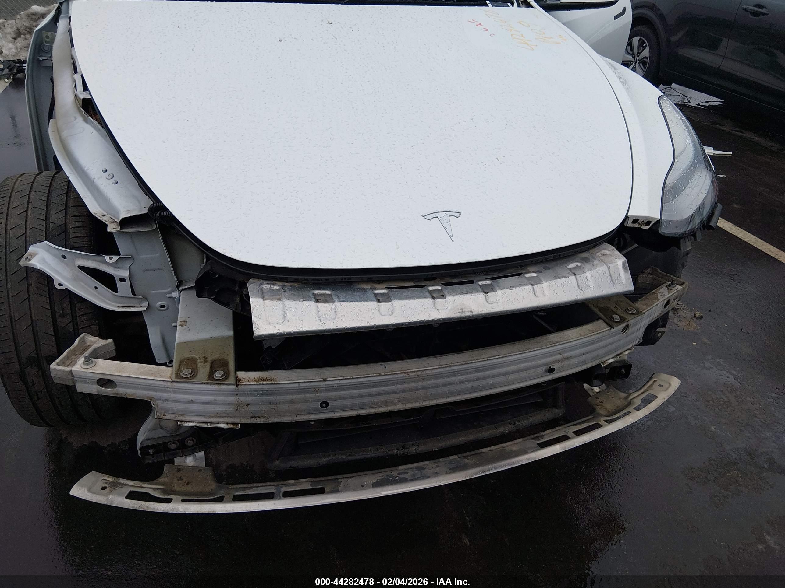 TESLA MODEL image 6