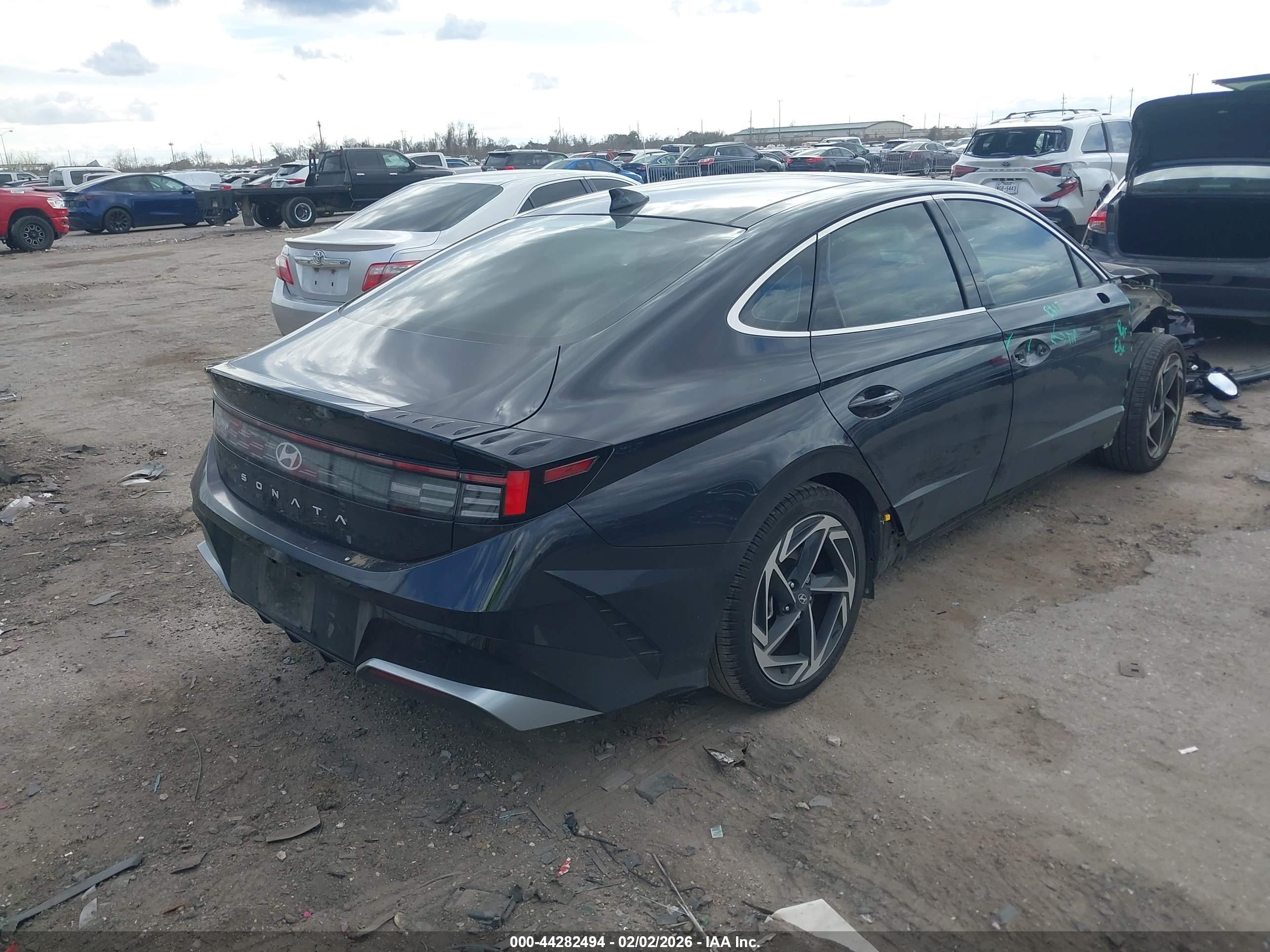 HYUNDAI SONATA image 4