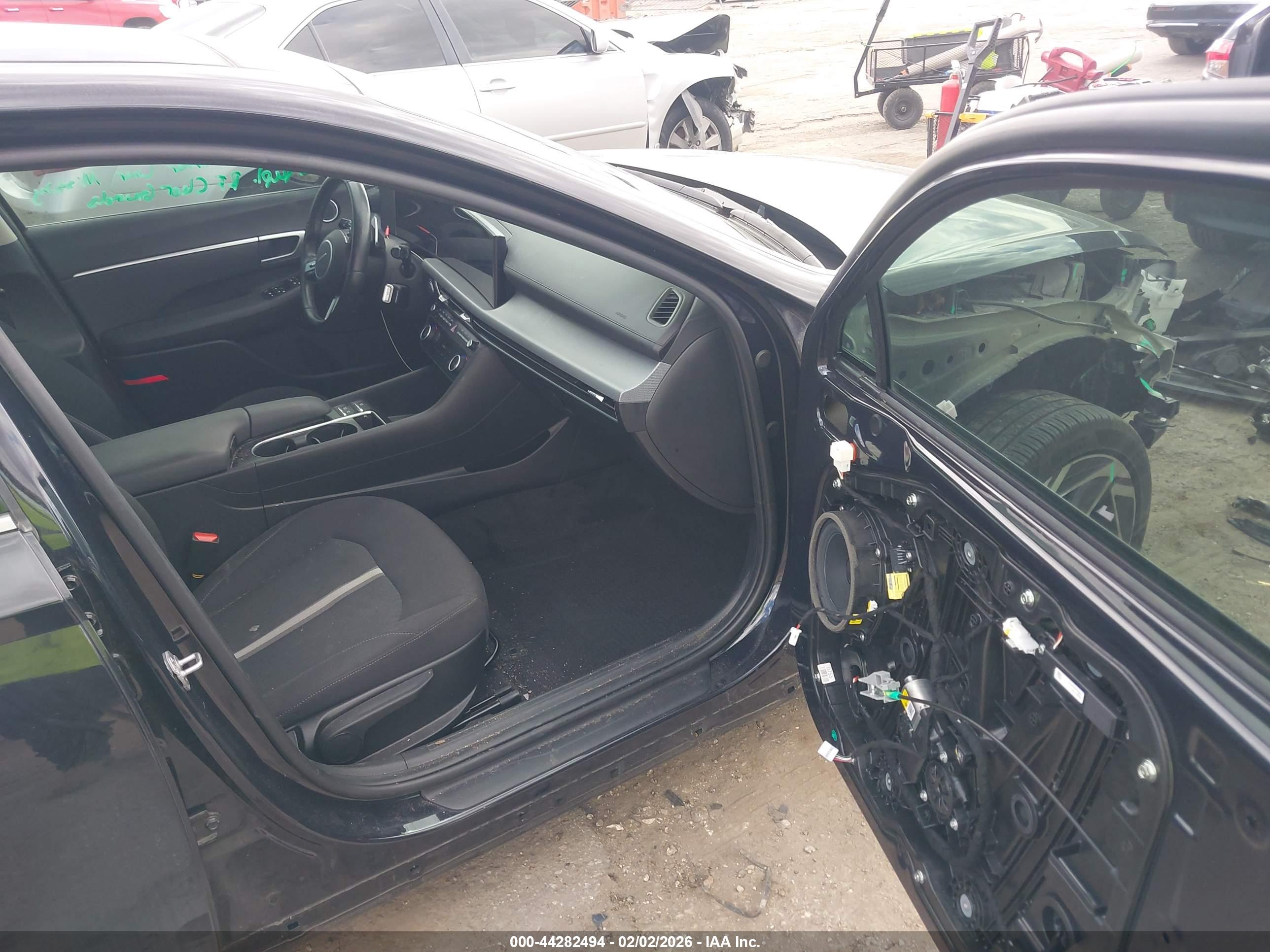 HYUNDAI SONATA image 5
