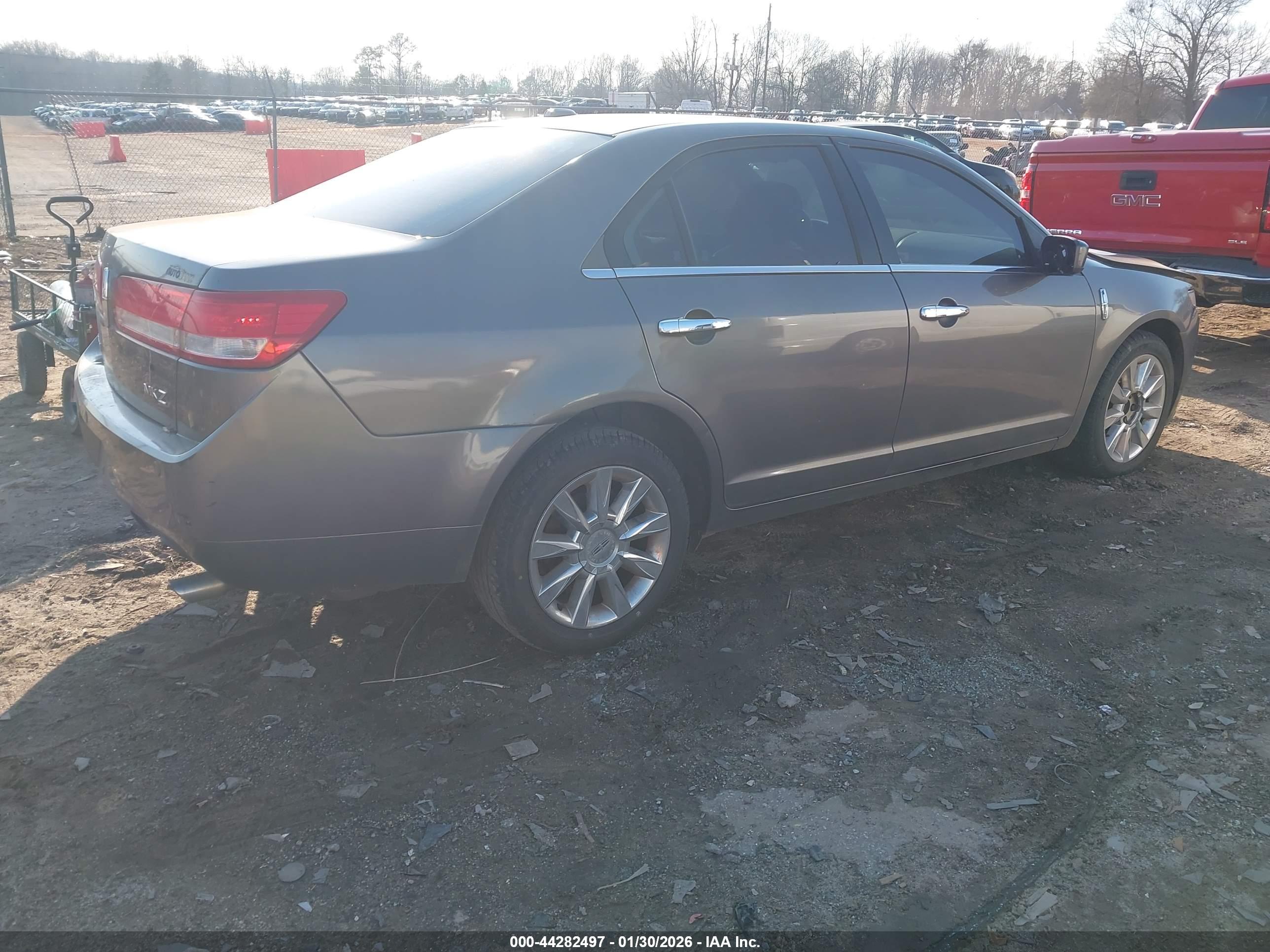 LINCOLN MKZ image 4