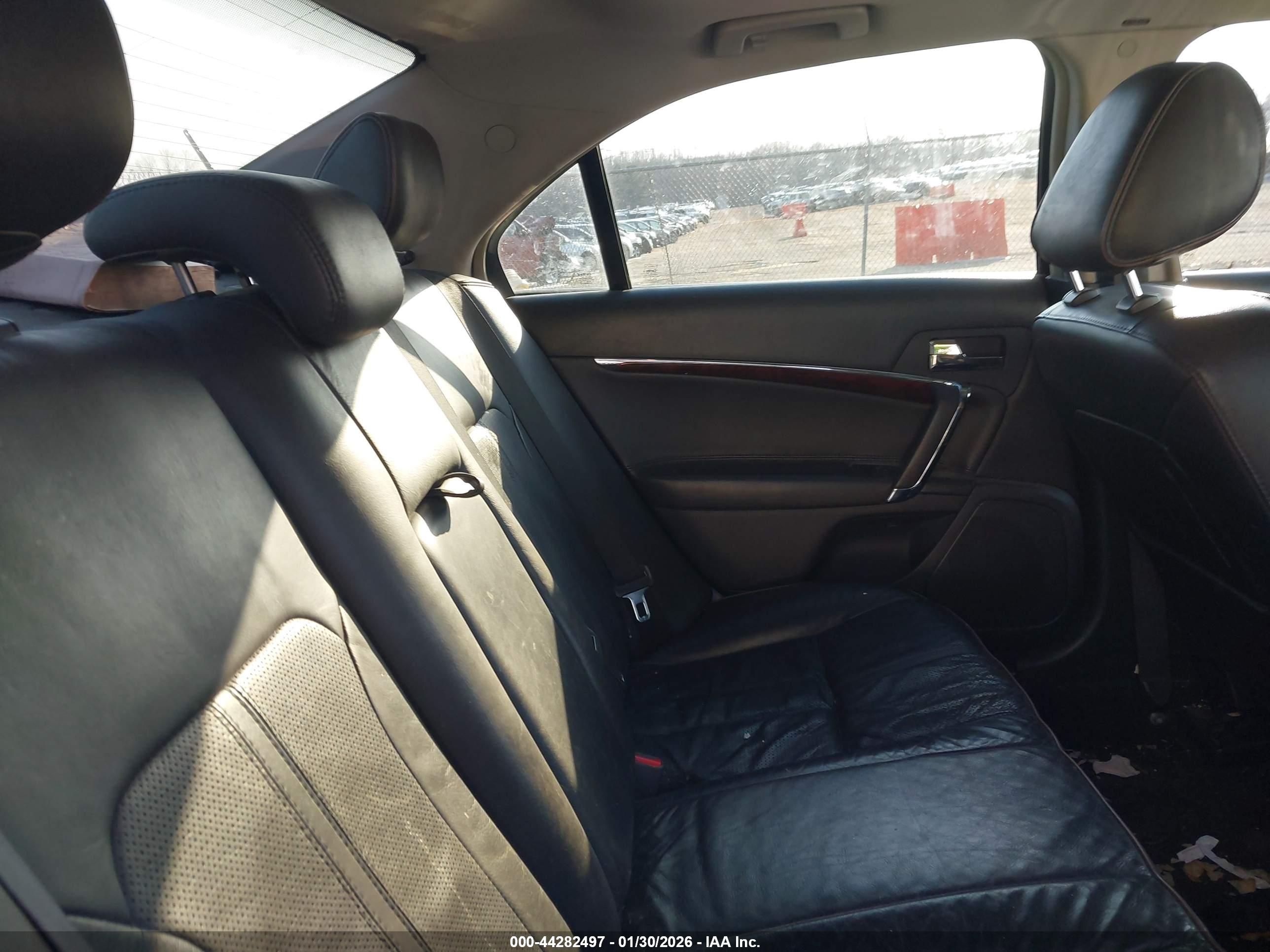 LINCOLN MKZ image 8