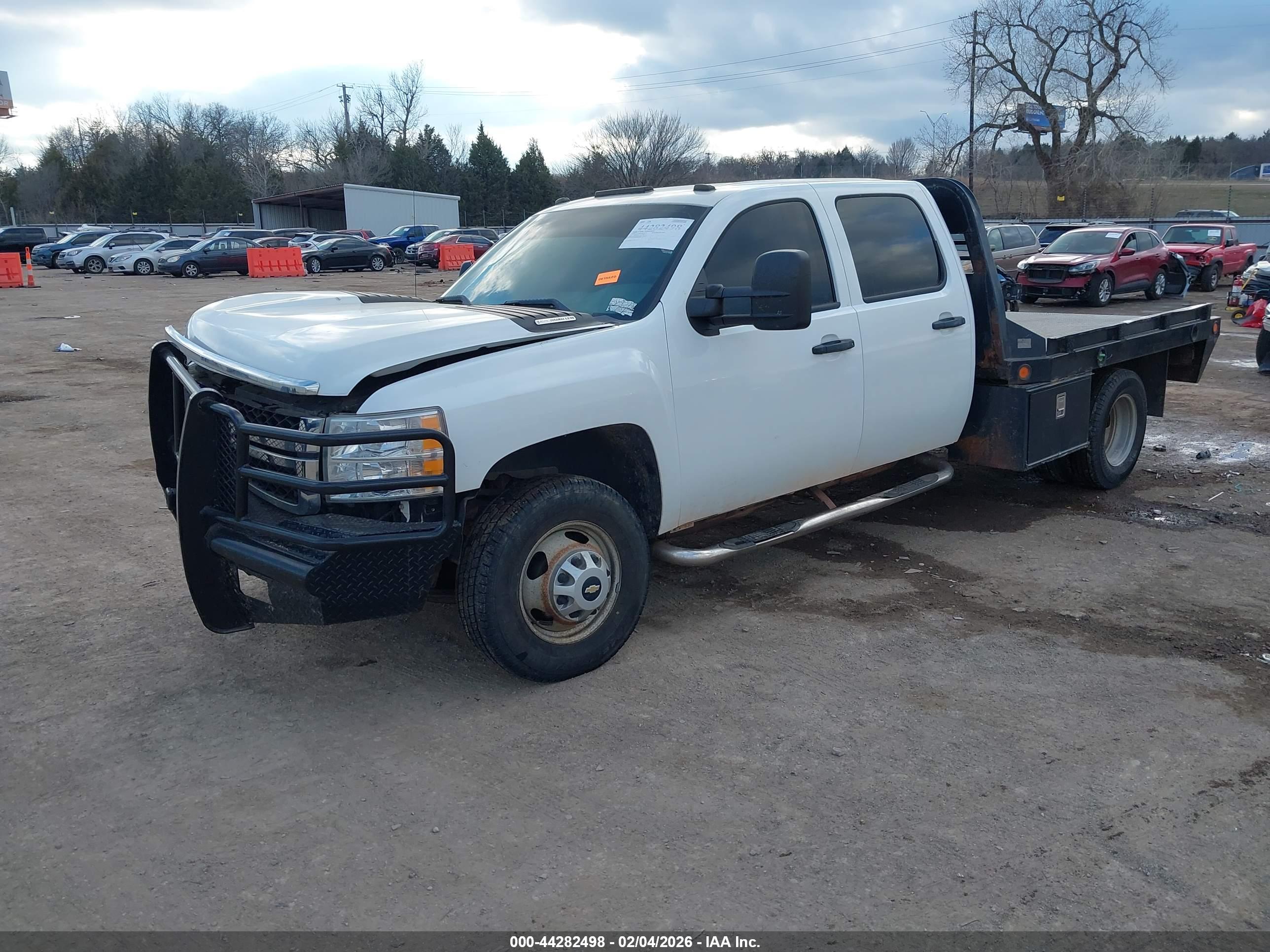CHEVROLET SILVERADO image 2