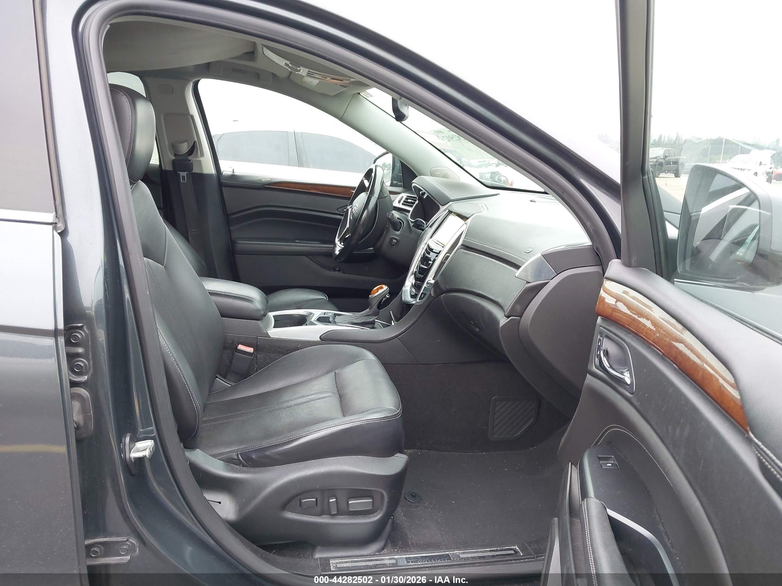 CADILLAC SRX image 5