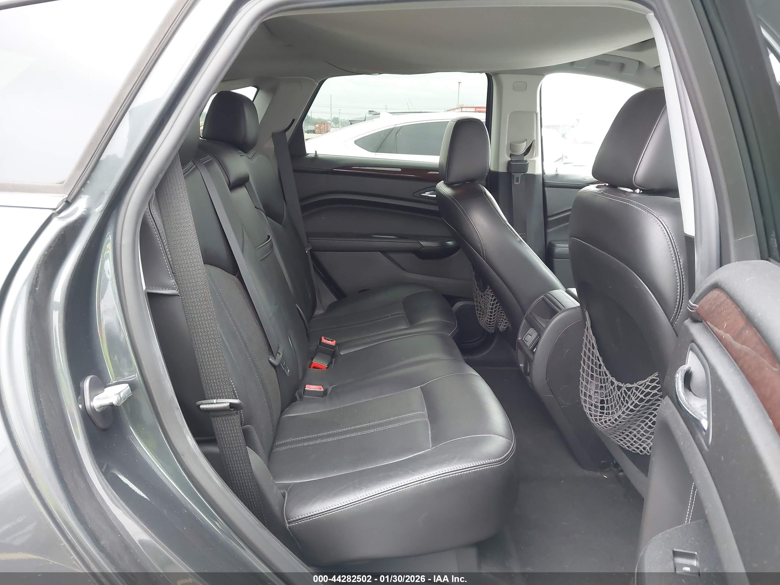 CADILLAC SRX image 8