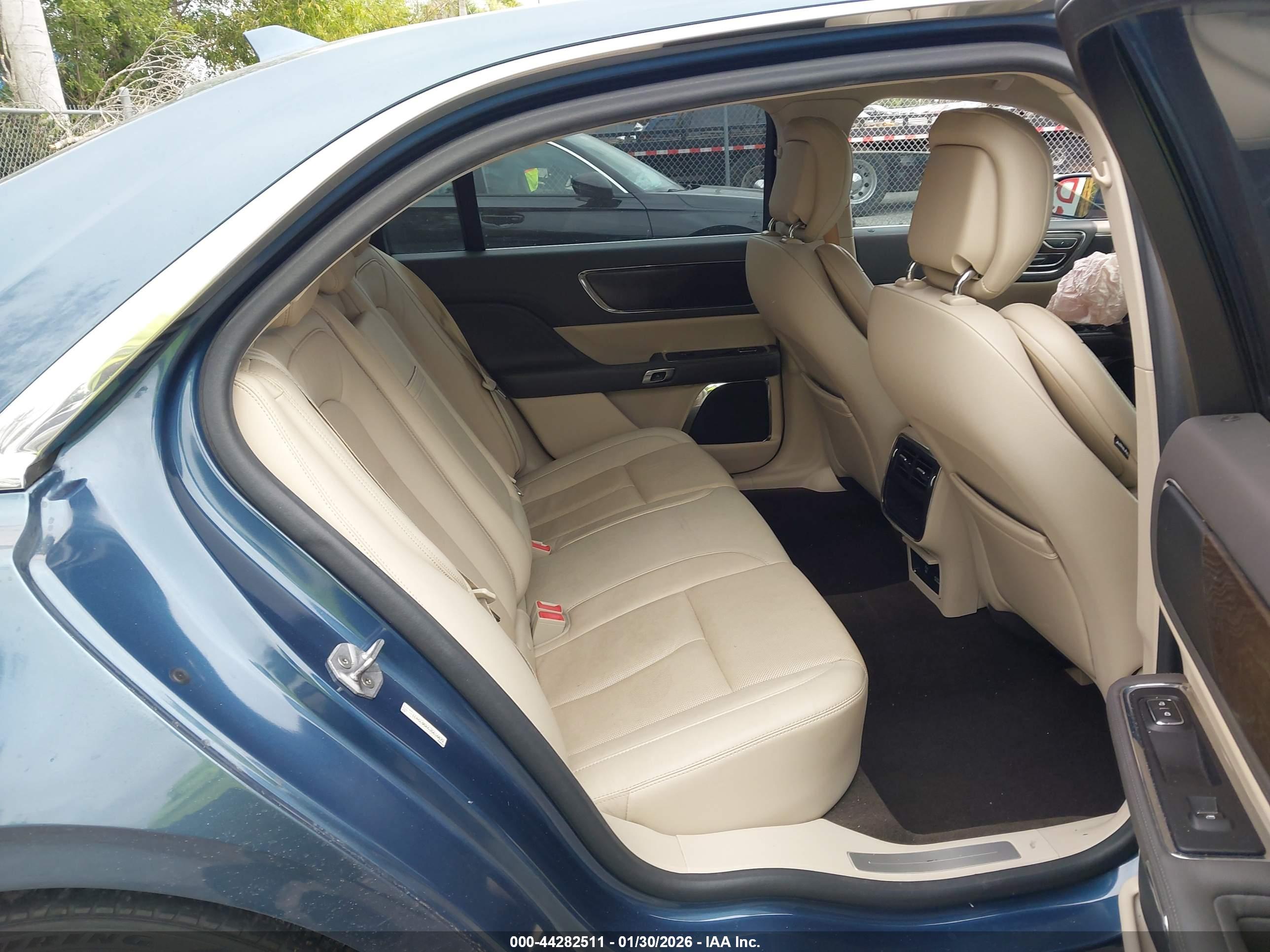 LINCOLN CONTINENTAL image 8