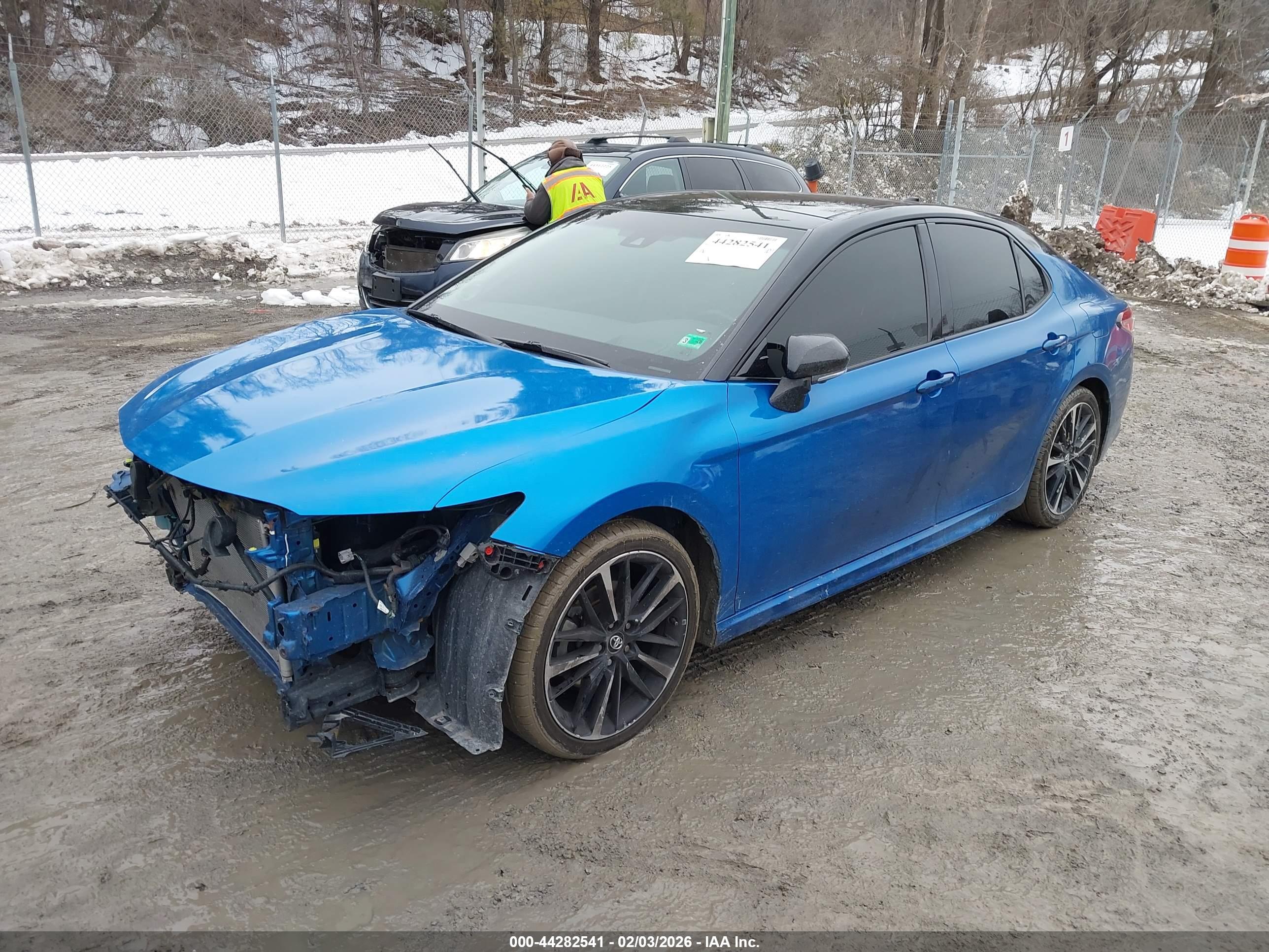 TOYOTA CAMRY image 2