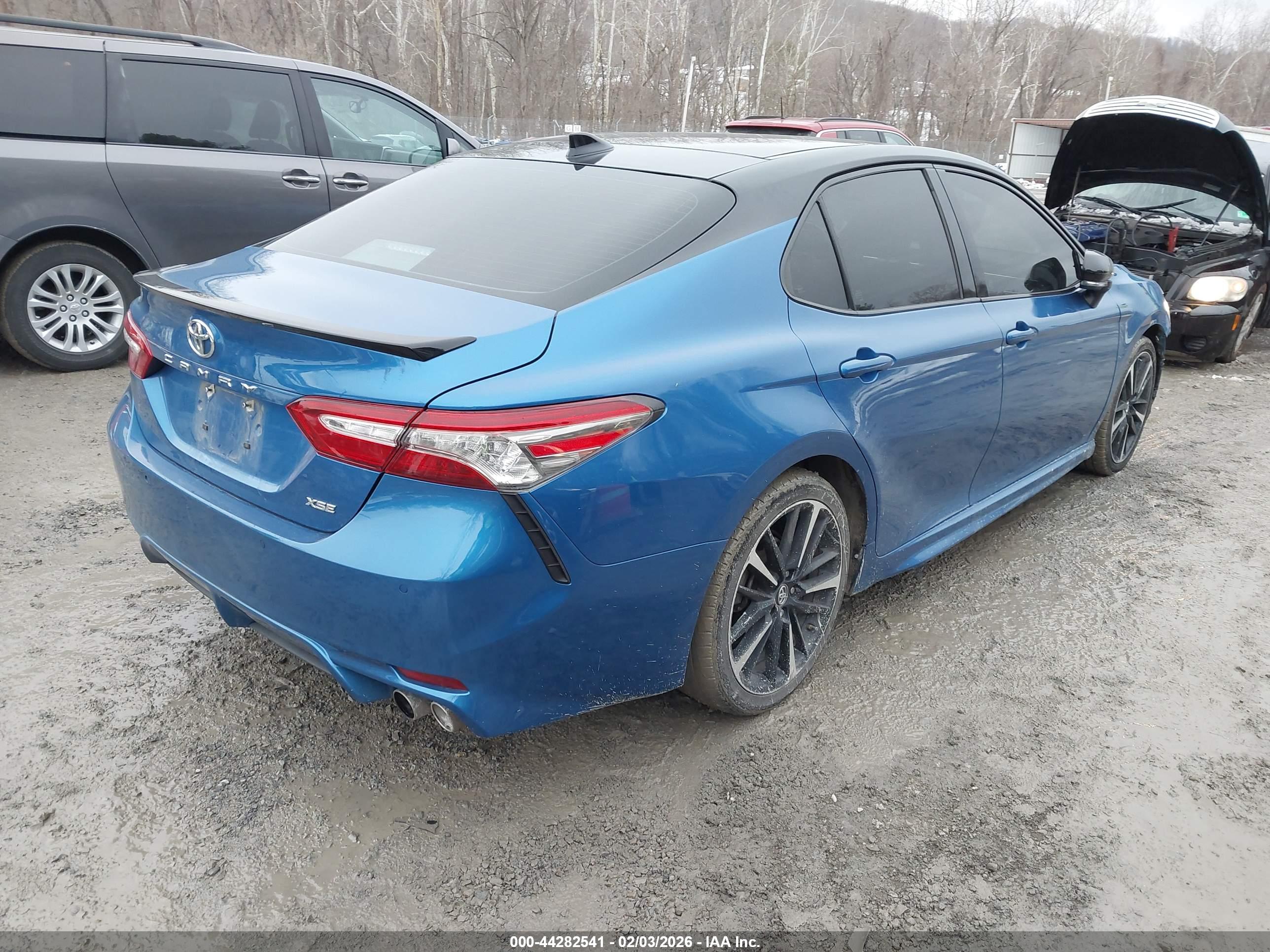 TOYOTA CAMRY image 4
