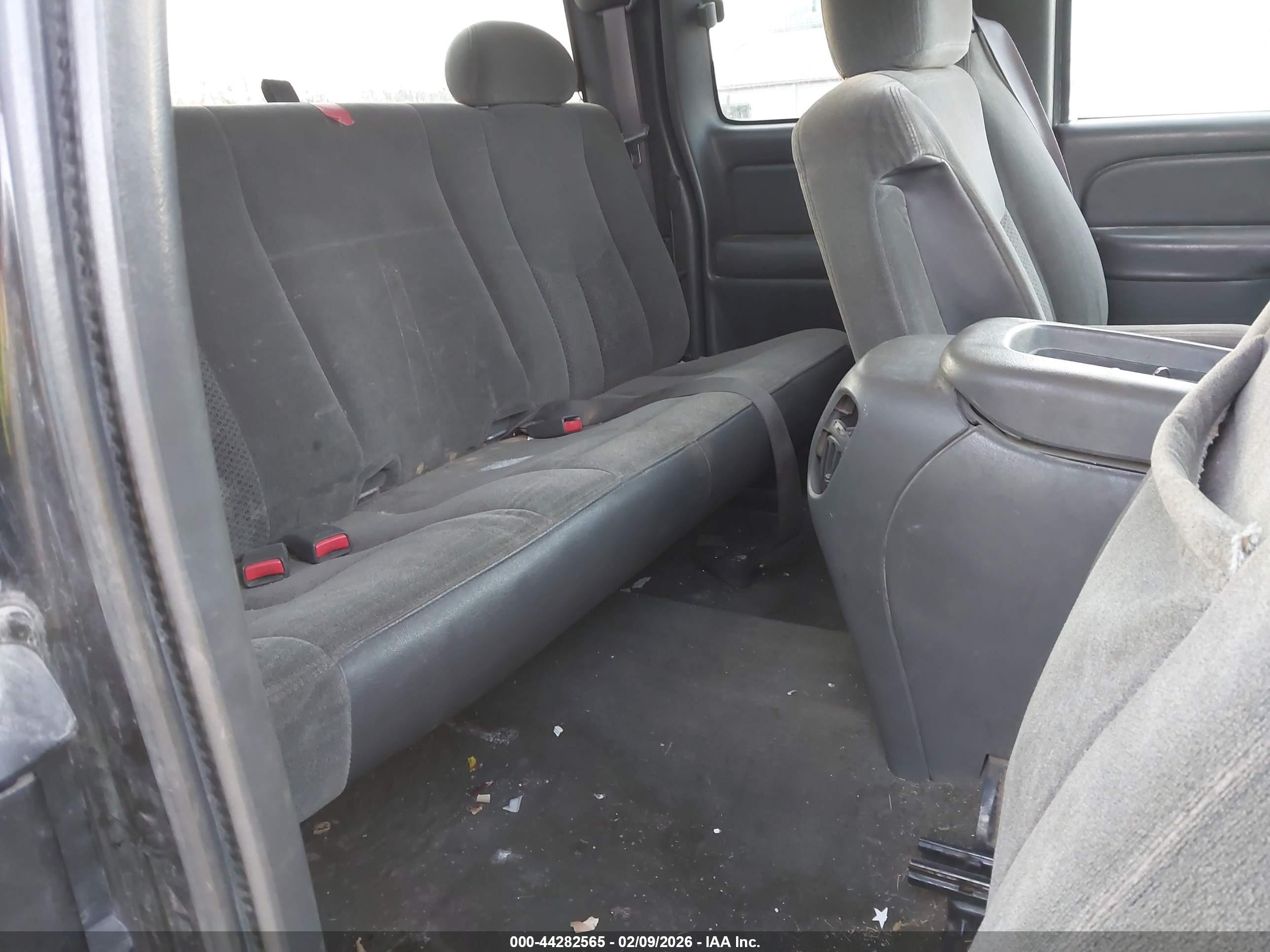 CHEVROLET SILVERADO image 8