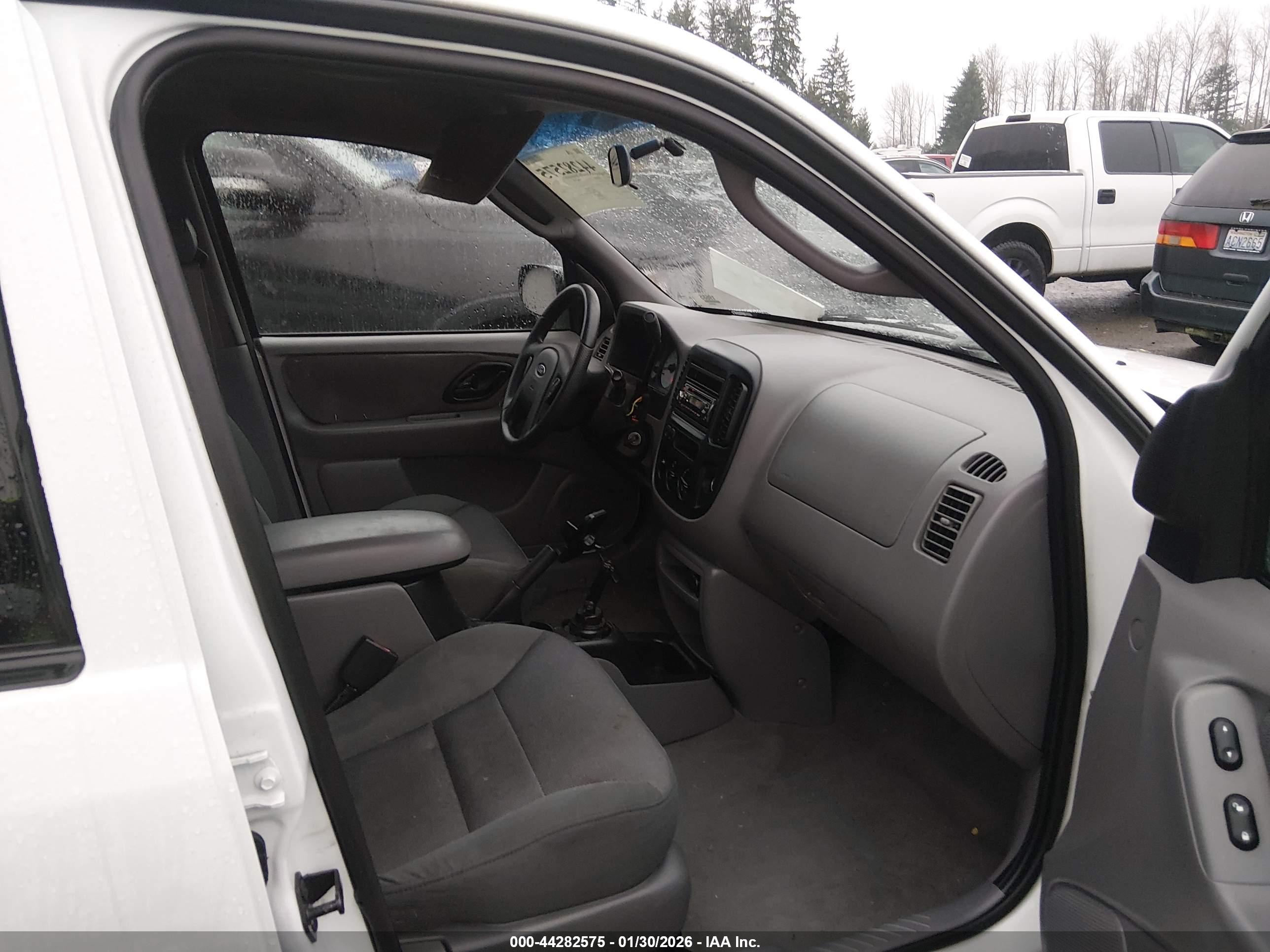 FORD ESCAPE image 5