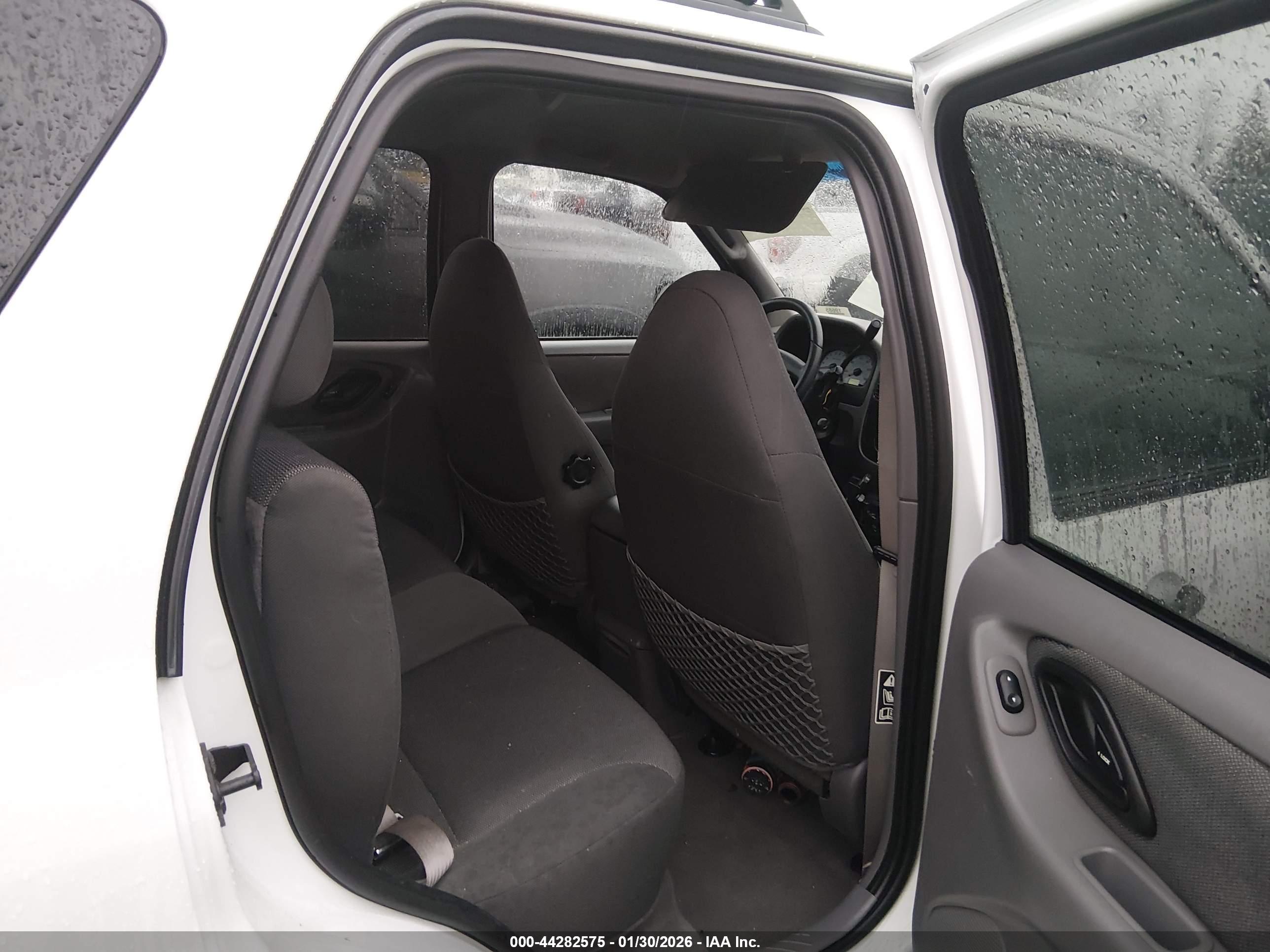 FORD ESCAPE image 8