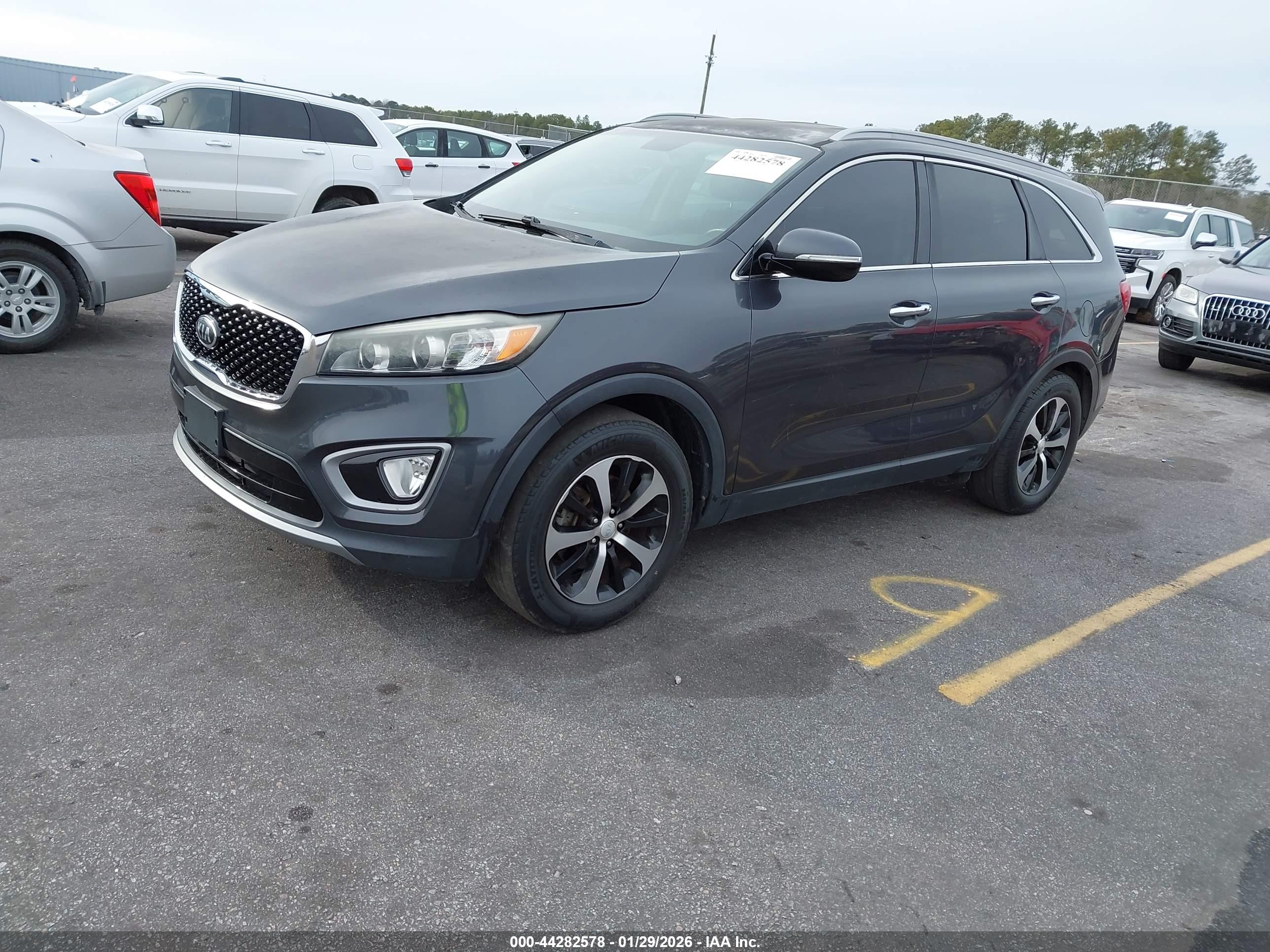 KIA SORENTO image 2