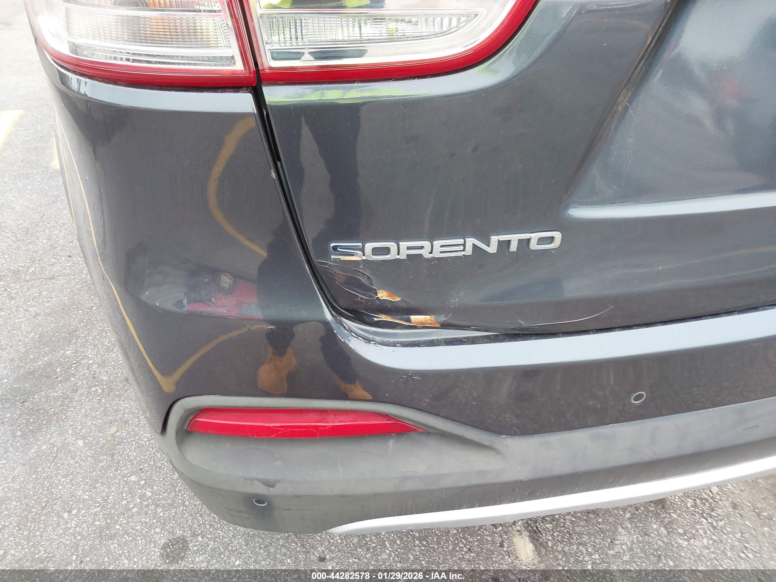KIA SORENTO image 6