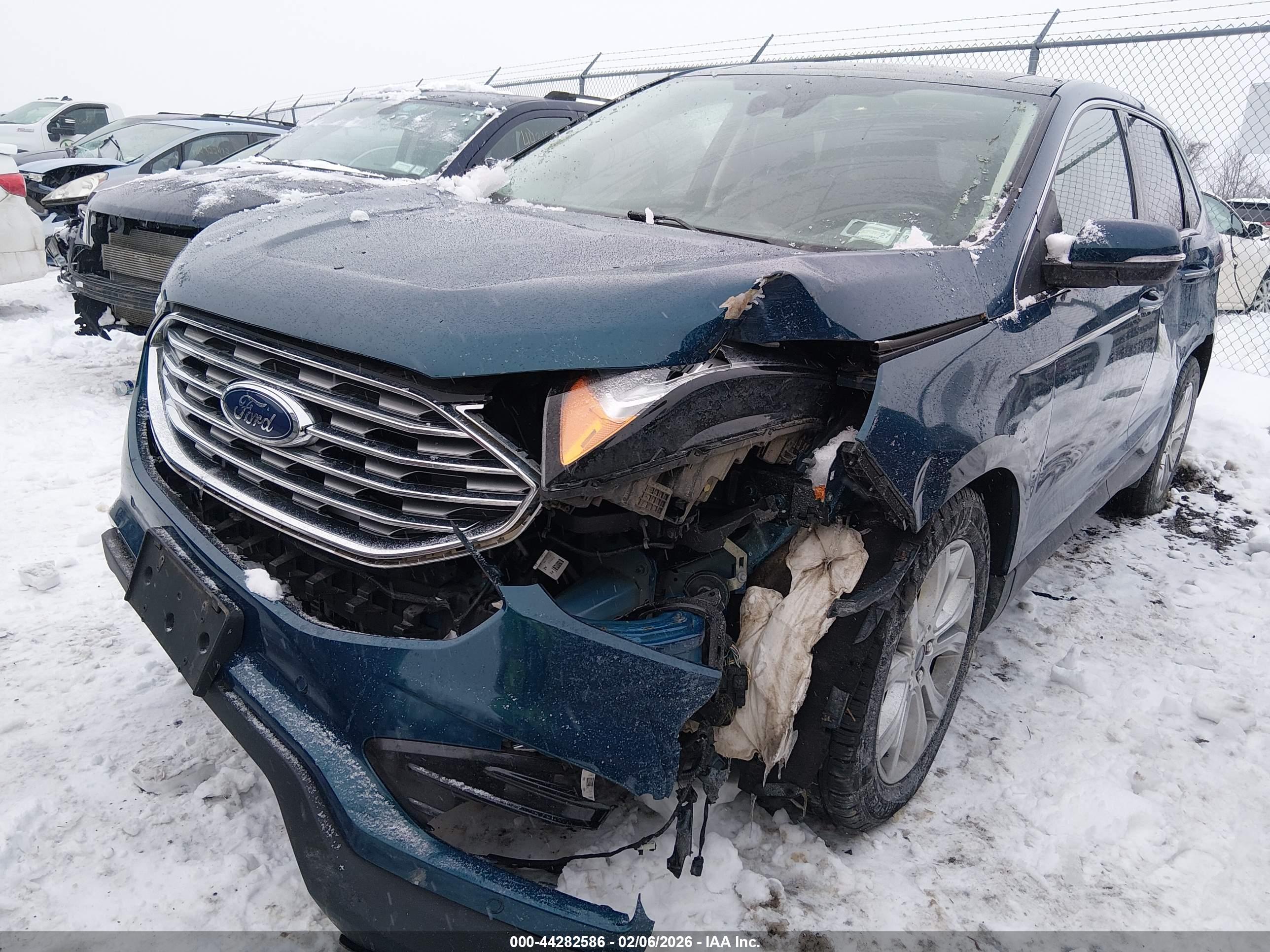 FORD EDGE image 2