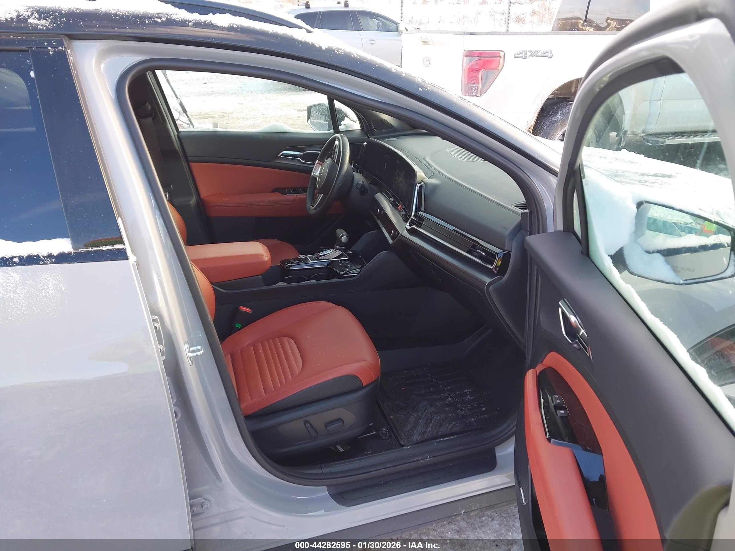 KIA SPORTAGE image 5