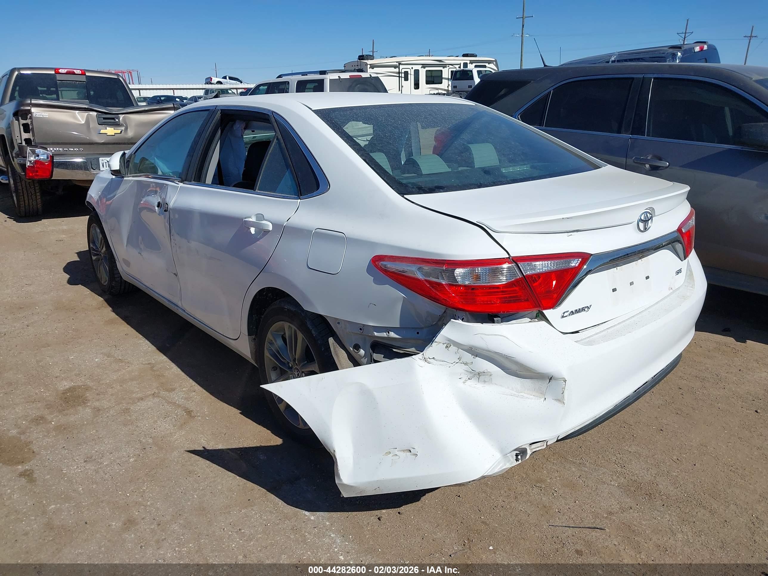 TOYOTA CAMRY image 3