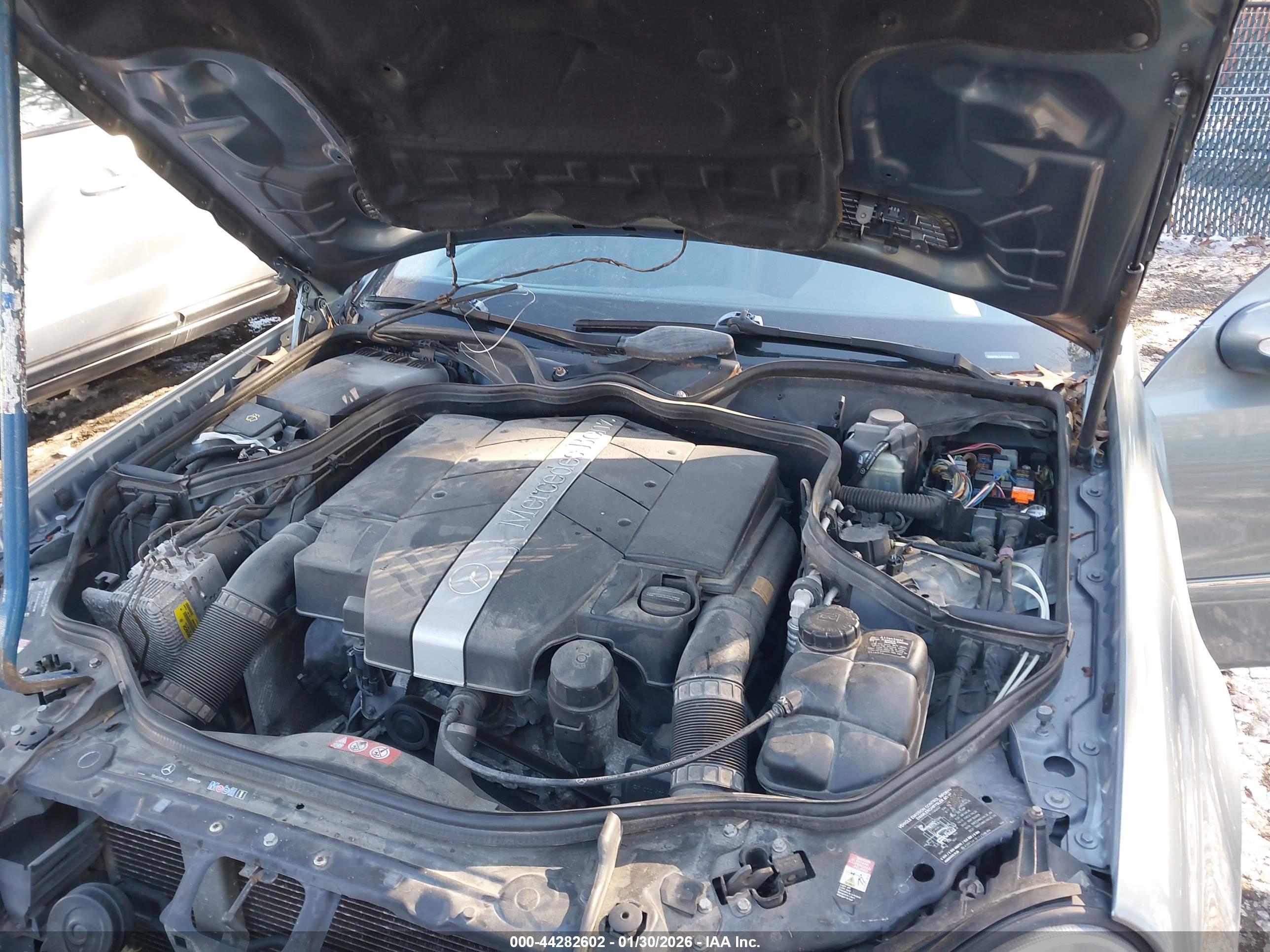 MERCEDES-BENZ E image 10