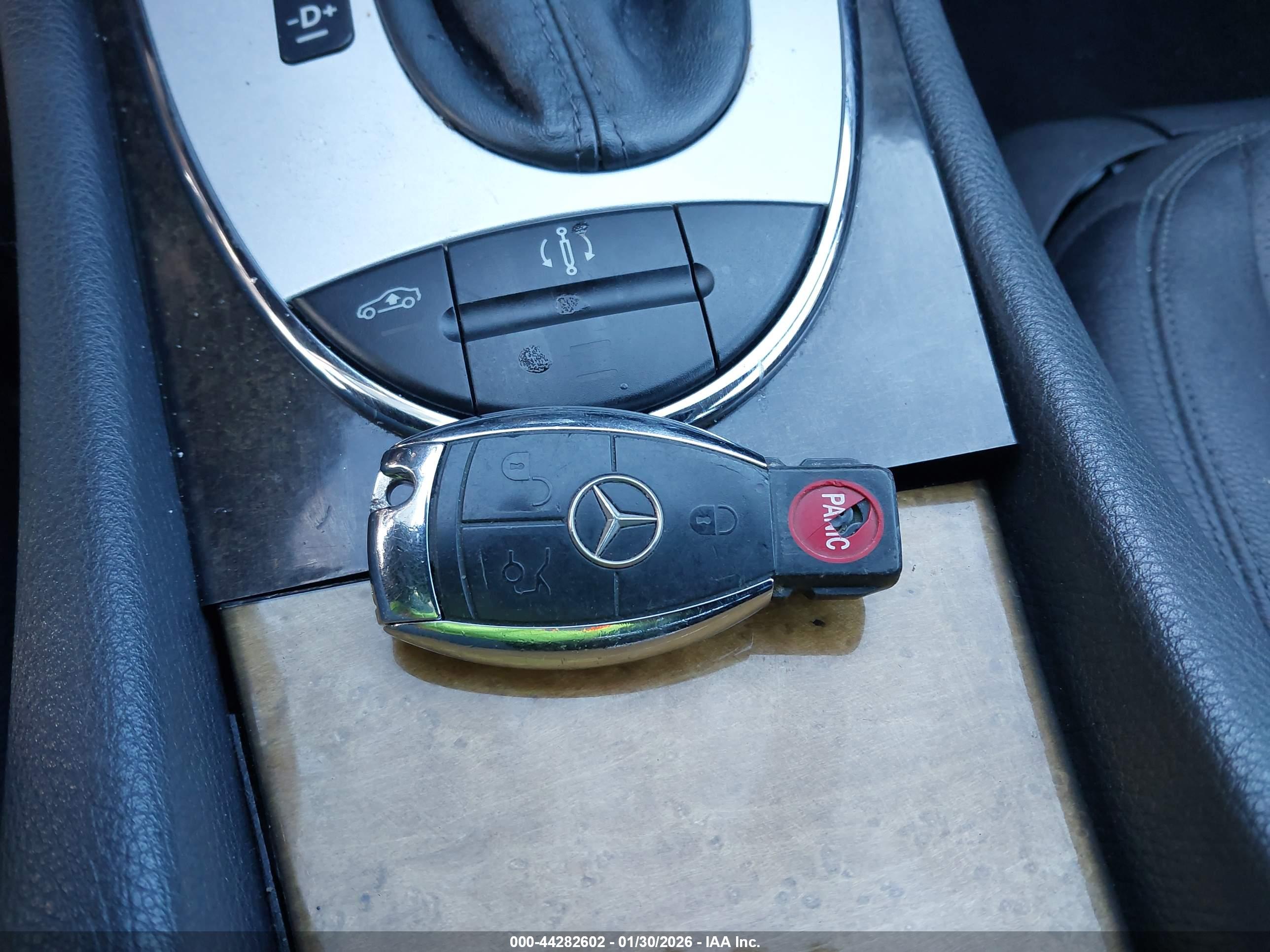 MERCEDES-BENZ E image 11
