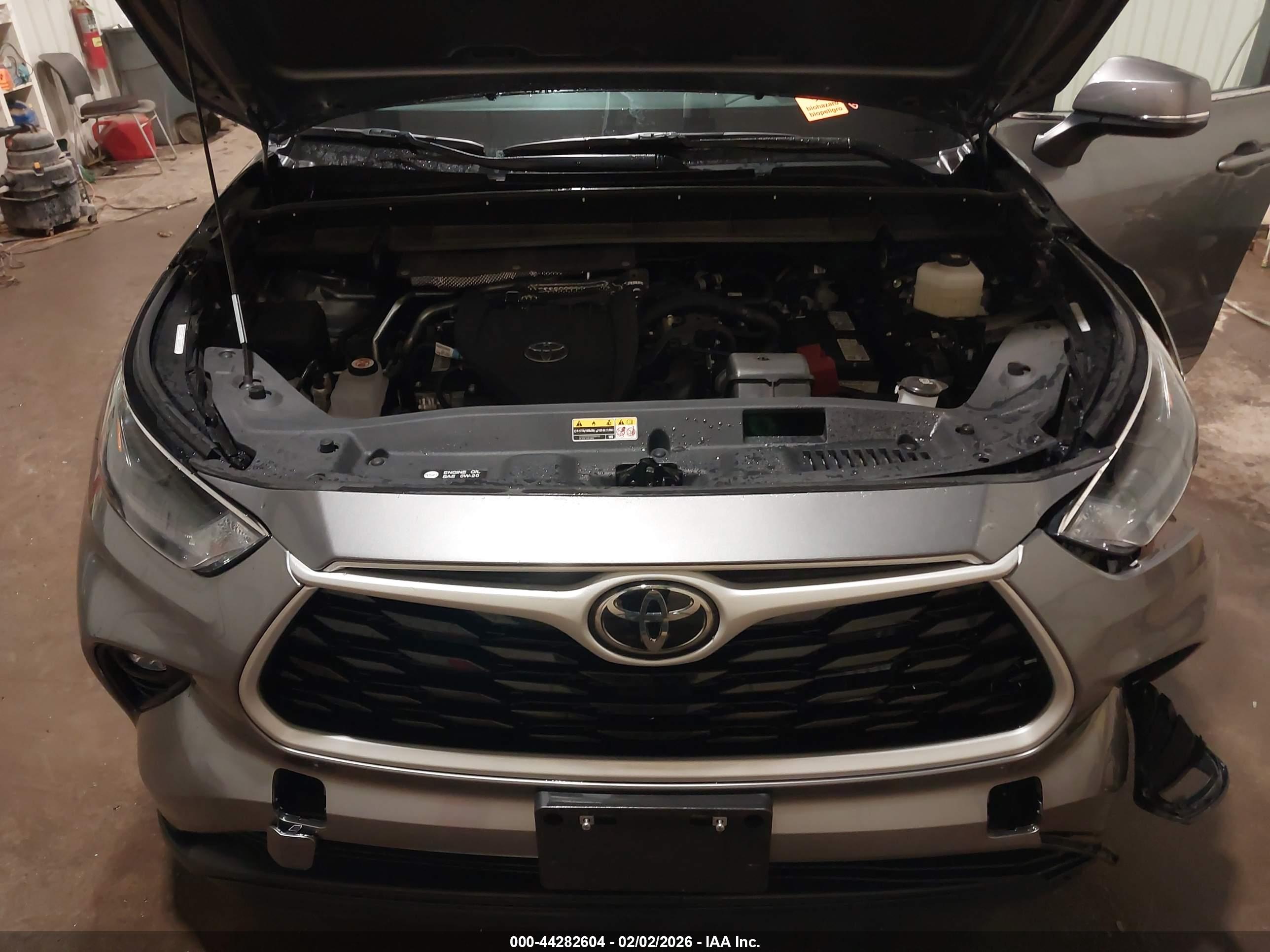 TOYOTA HIGHLANDER image 10