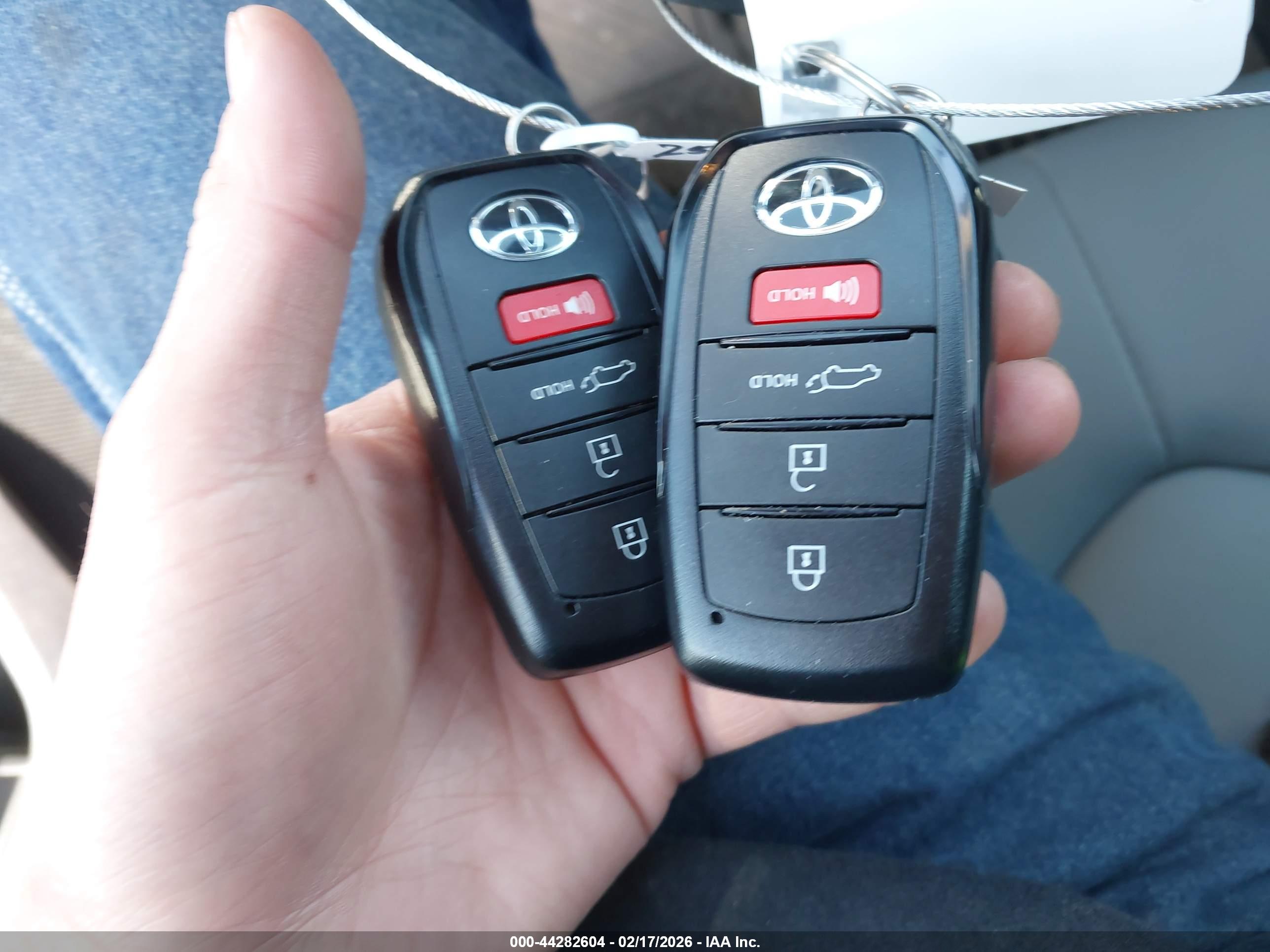 TOYOTA HIGHLANDER image 11