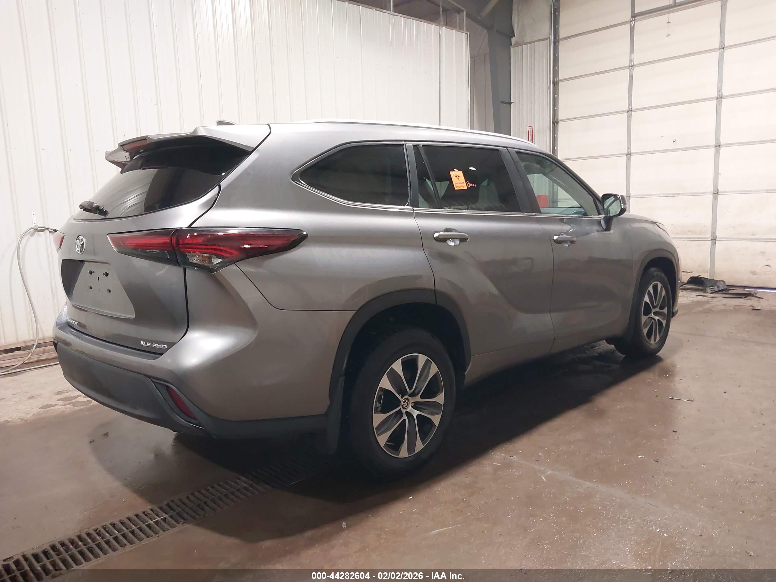TOYOTA HIGHLANDER image 4