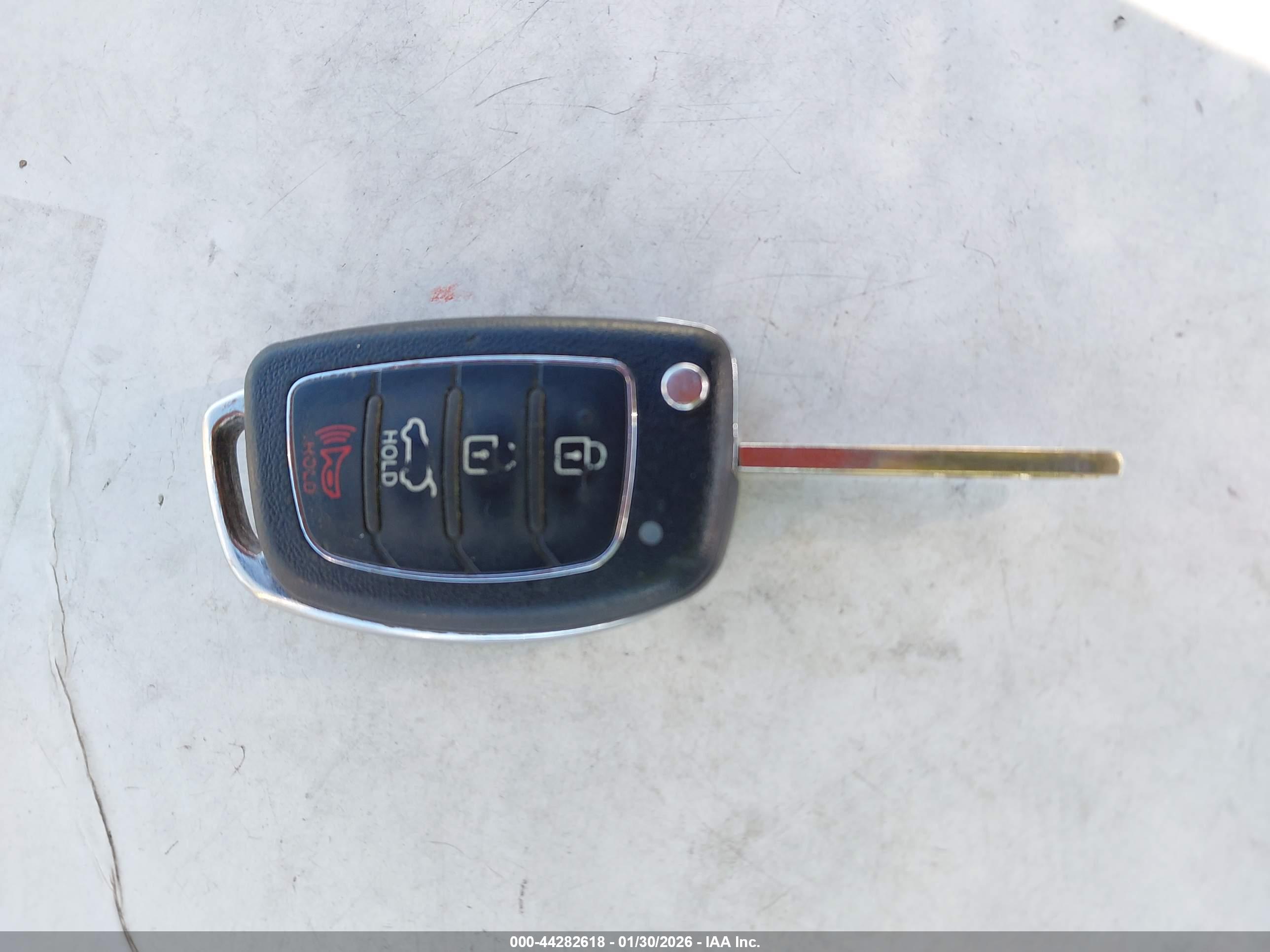 HYUNDAI SANTA image 11