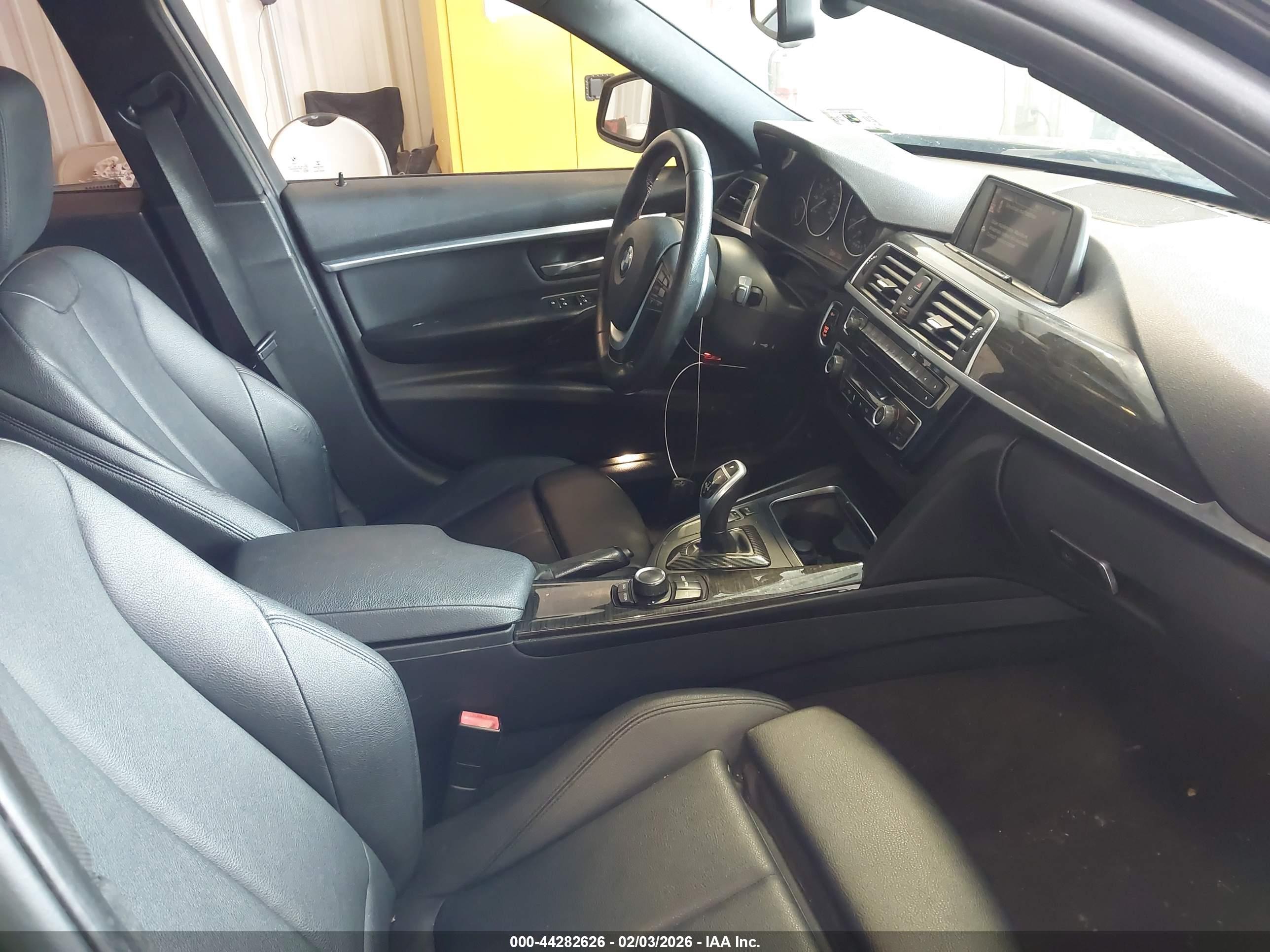BMW 328I image 5