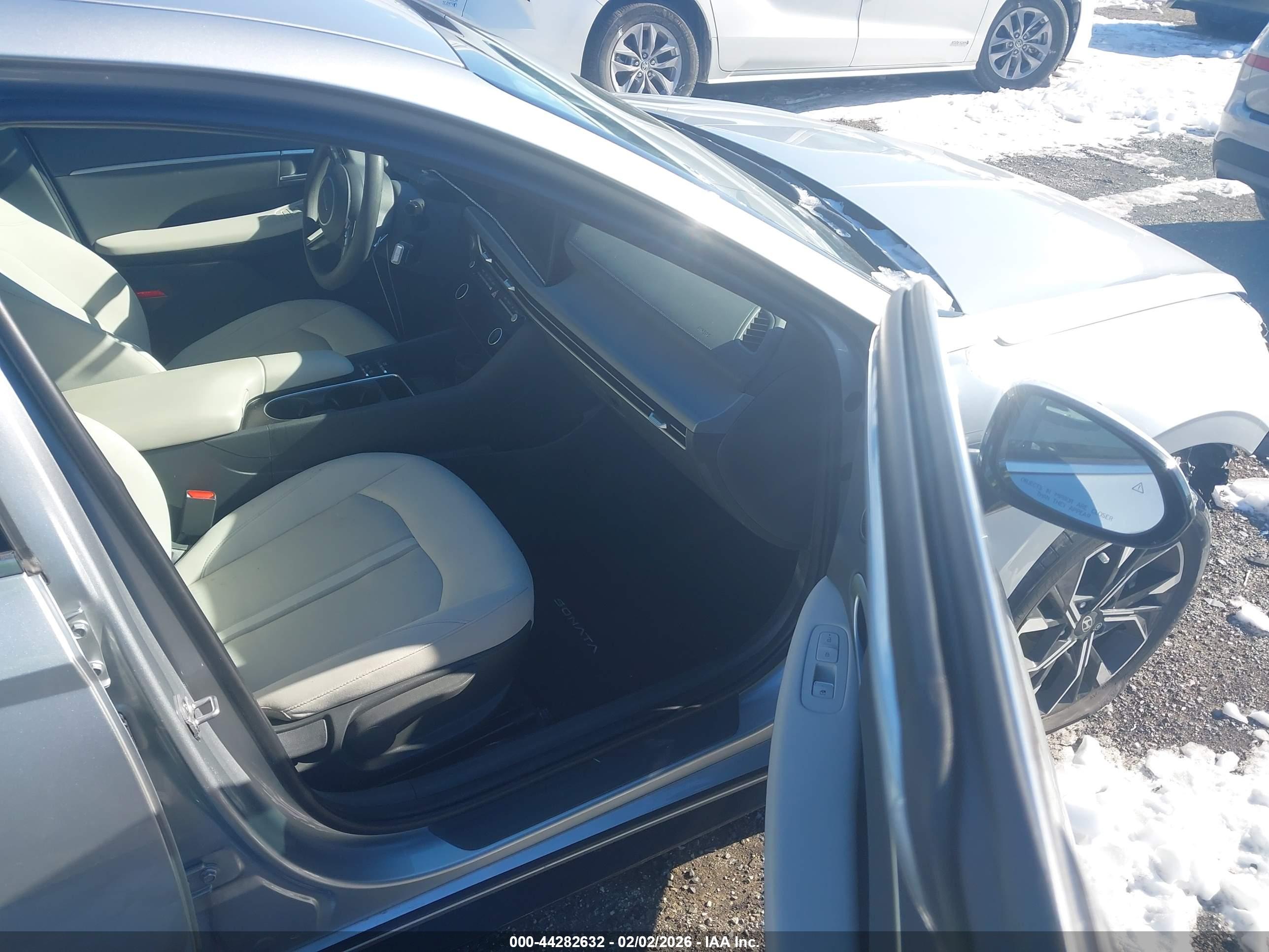 HYUNDAI SONATA image 5