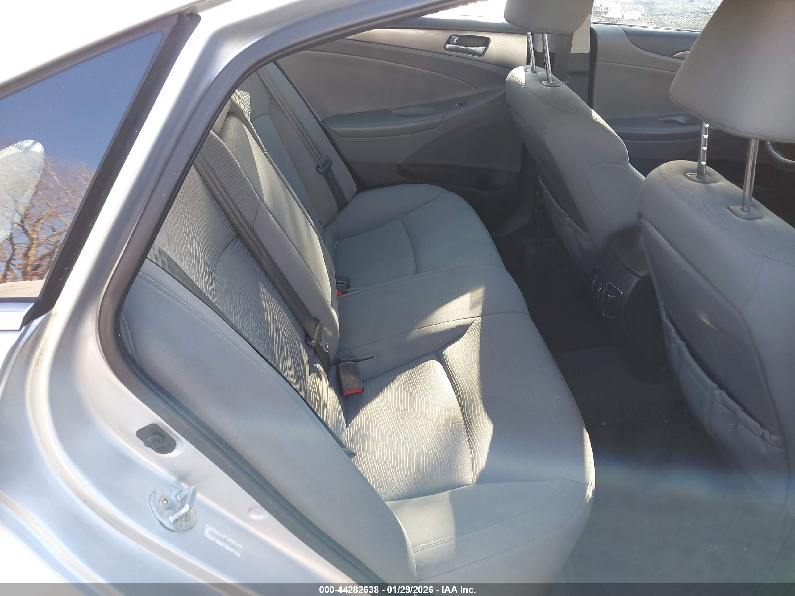 HYUNDAI SONATA image 8