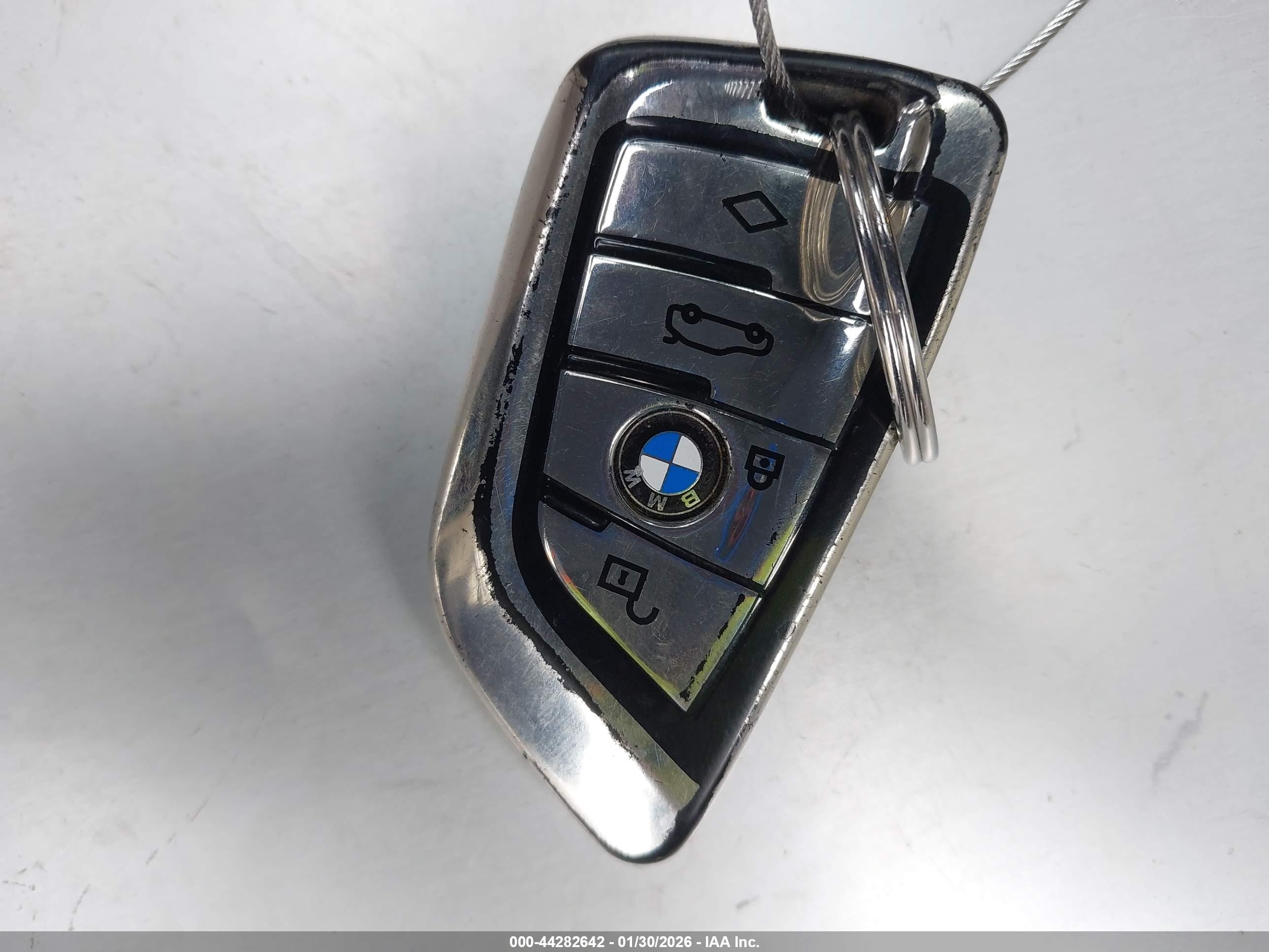 BMW 530E image 11