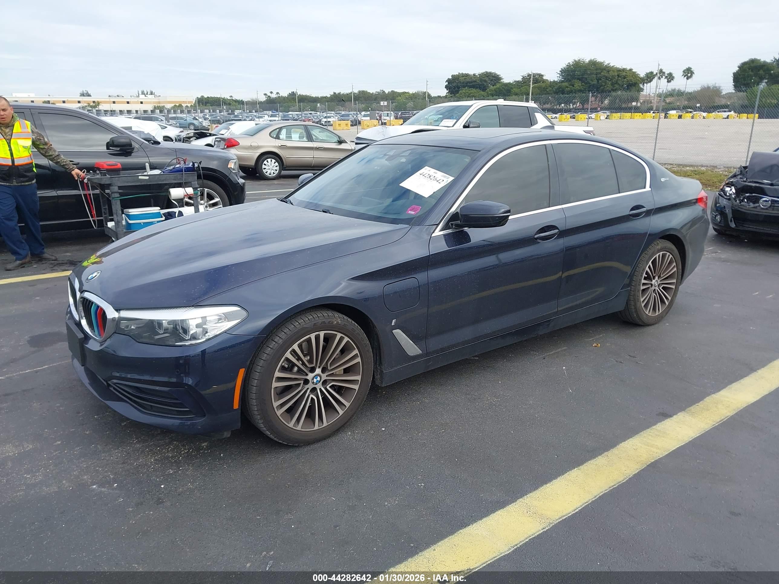 BMW 530E image 2