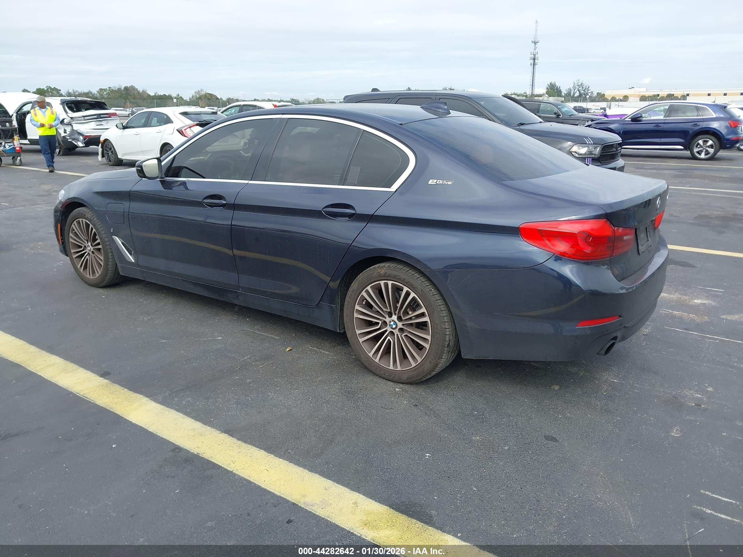 BMW 530E image 3