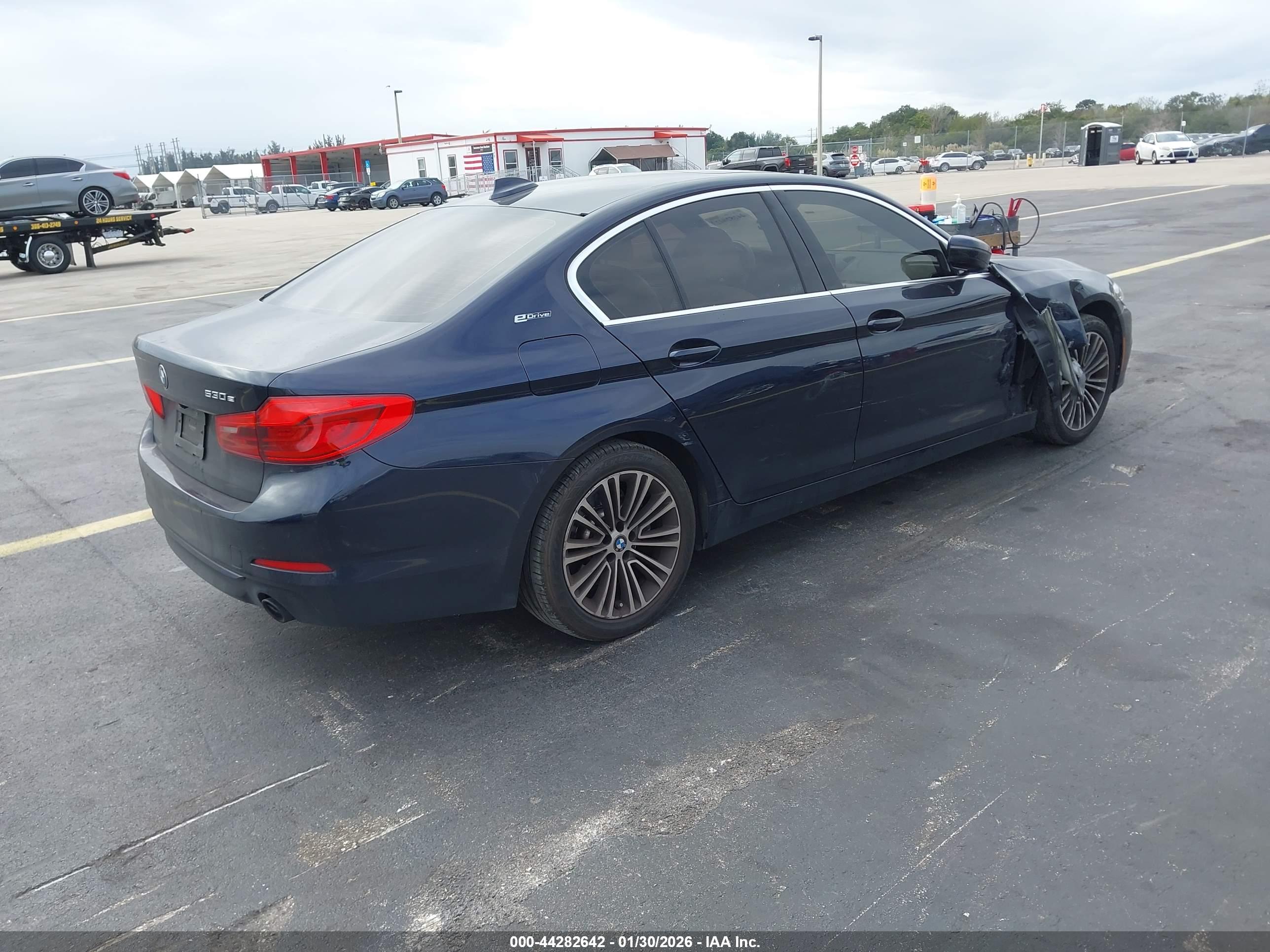 BMW 530E image 4
