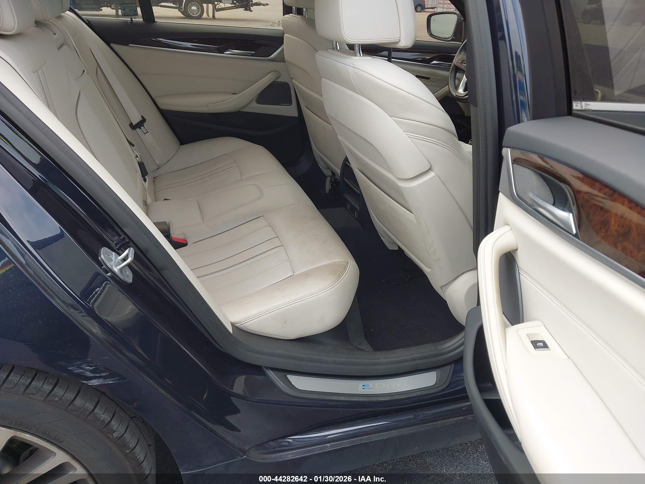 BMW 530E image 8
