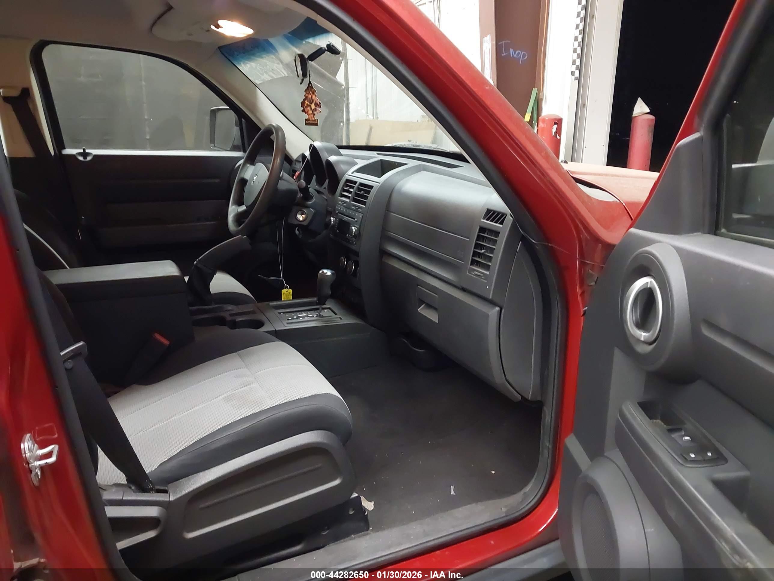 DODGE NITRO image 5