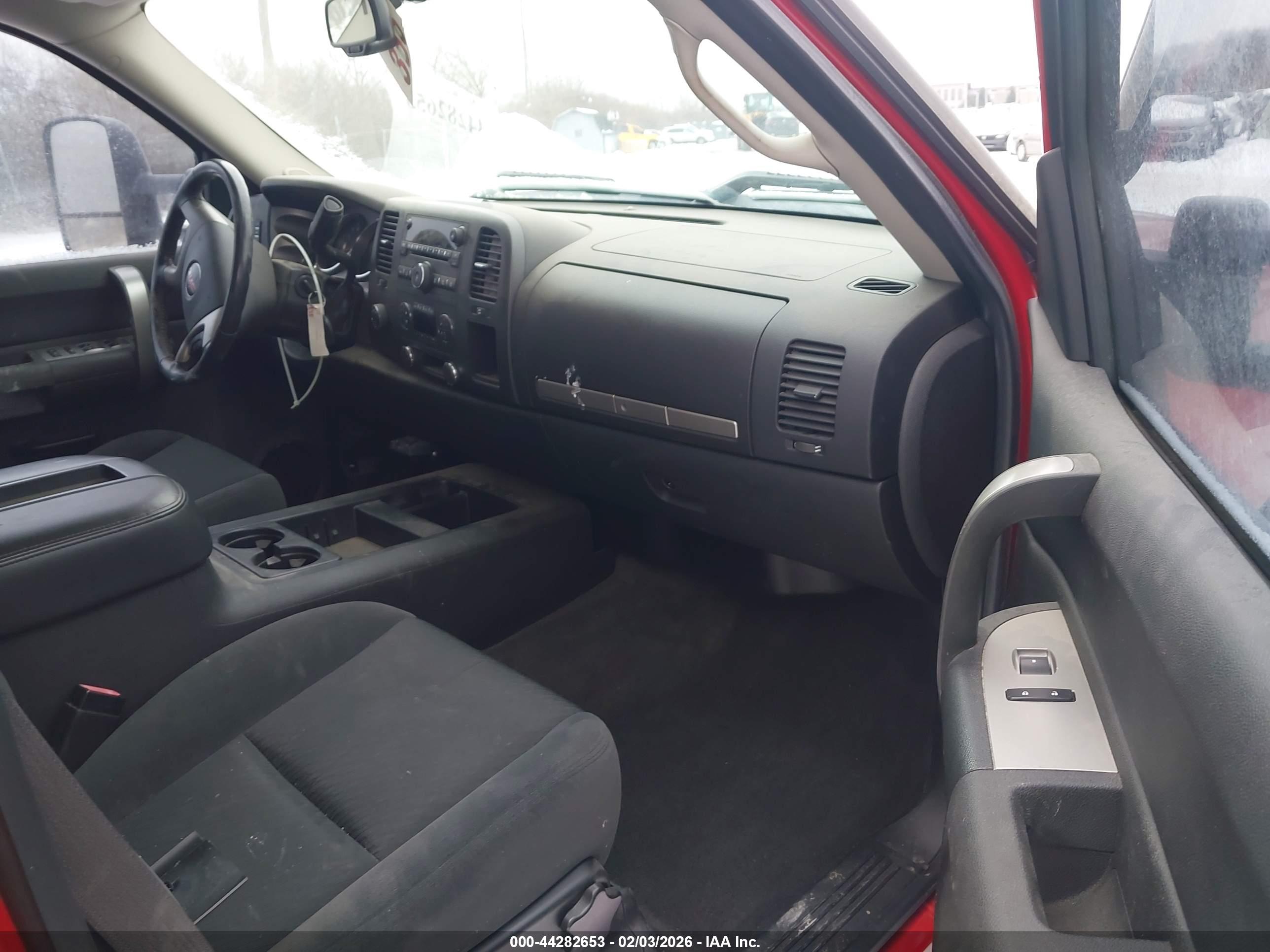 GMC SIERRA image 5