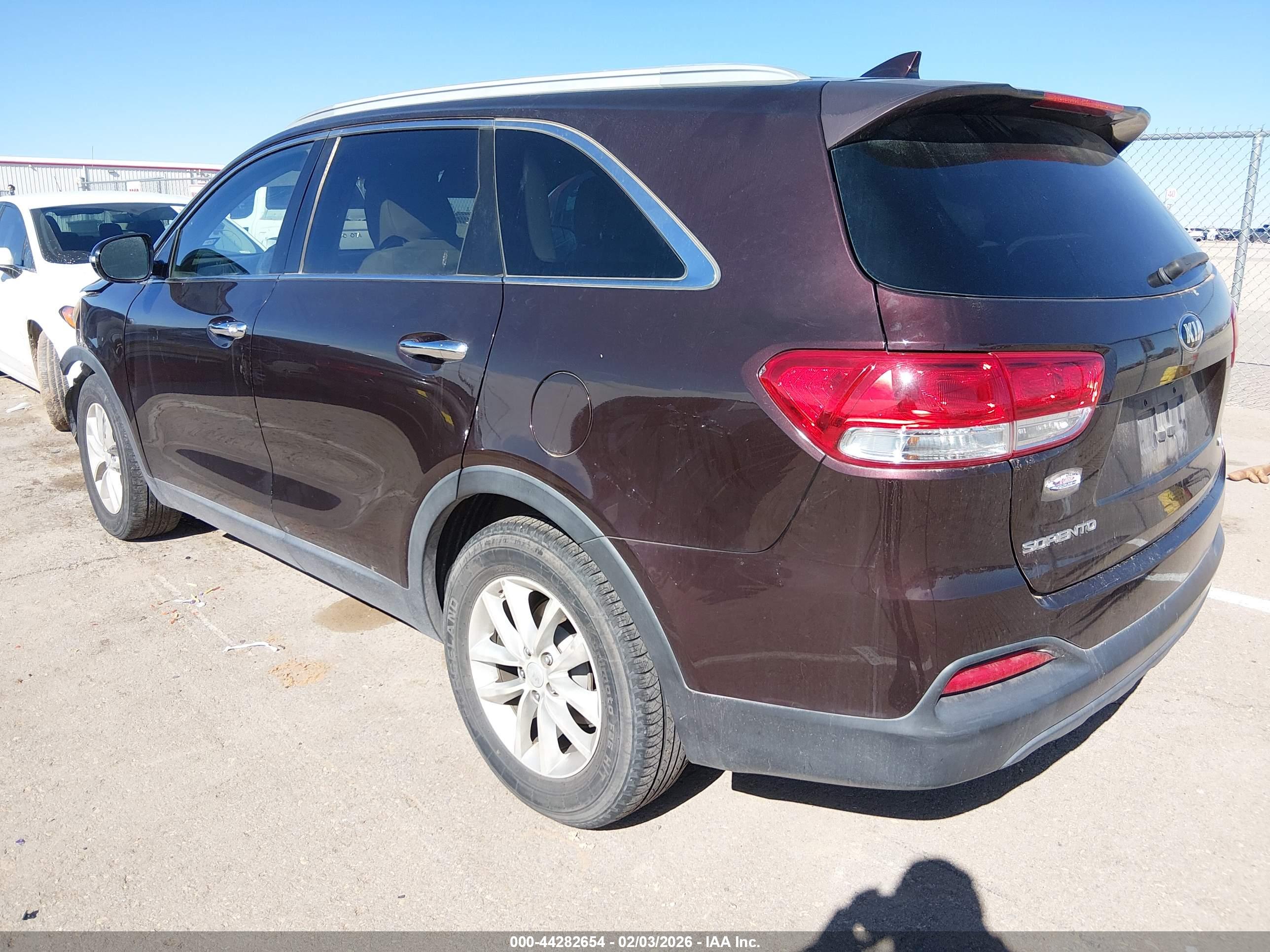 KIA SORENTO image 3