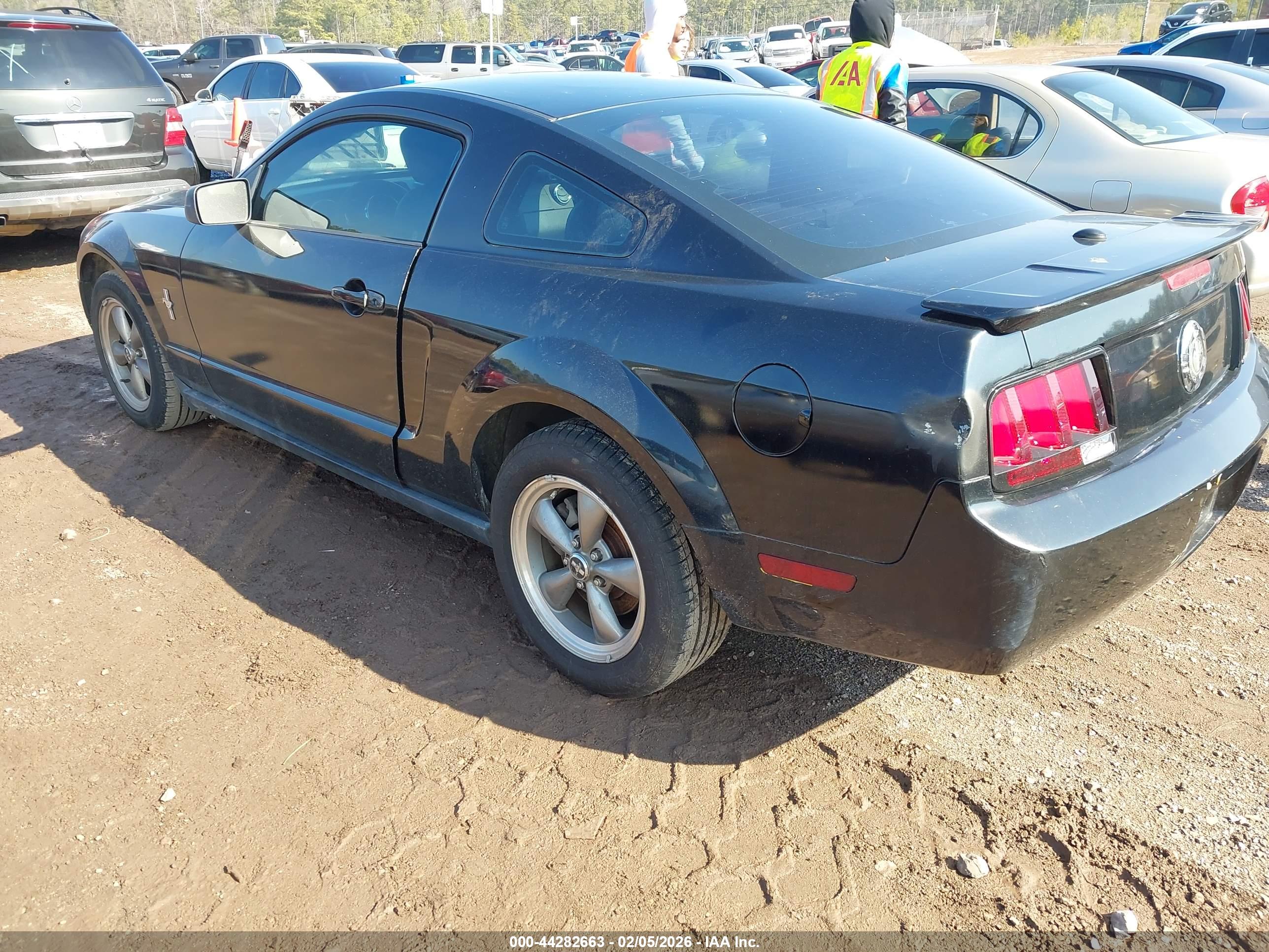 FORD MUSTANG image 3