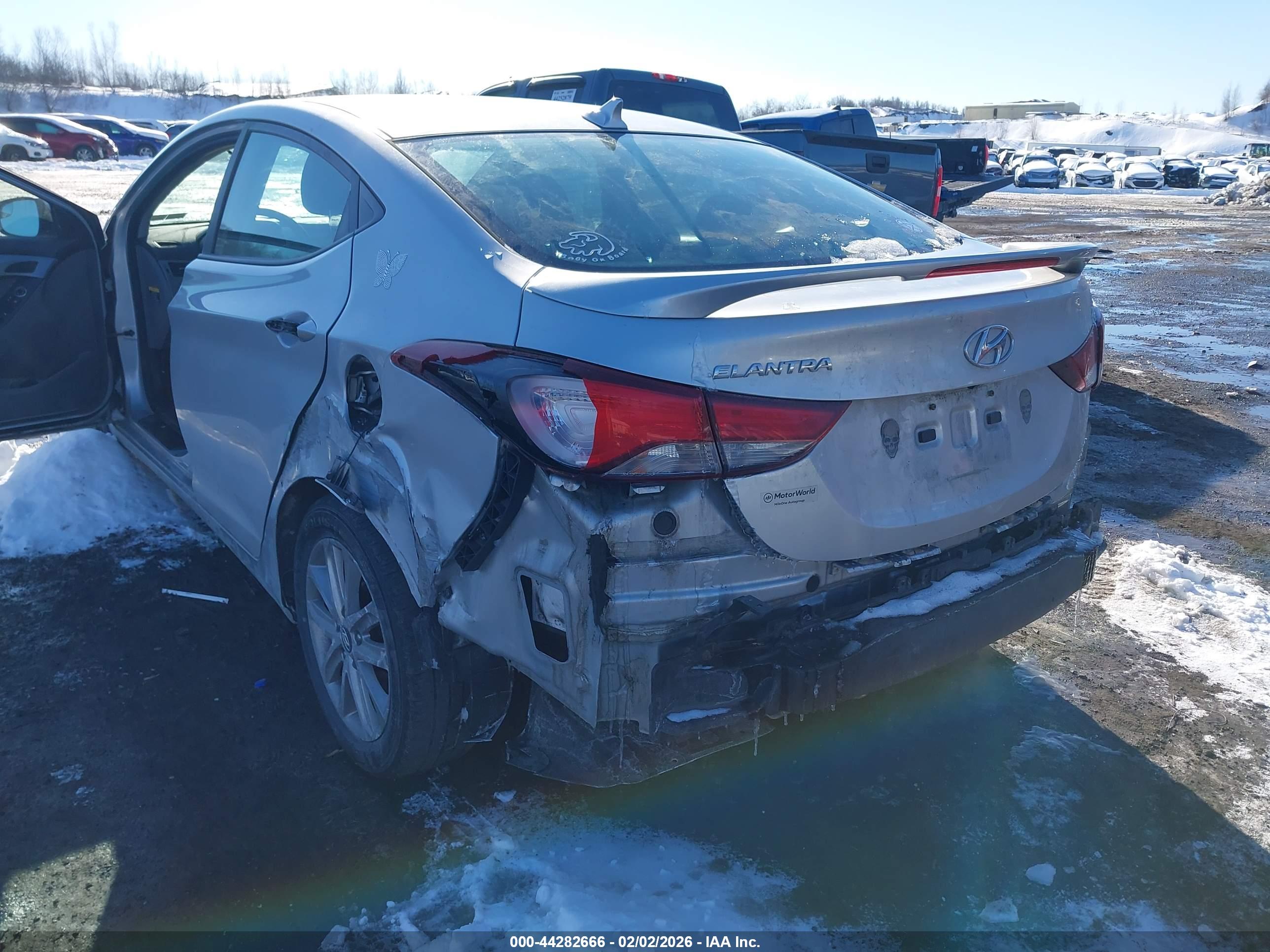 HYUNDAI ELANTRA image 6