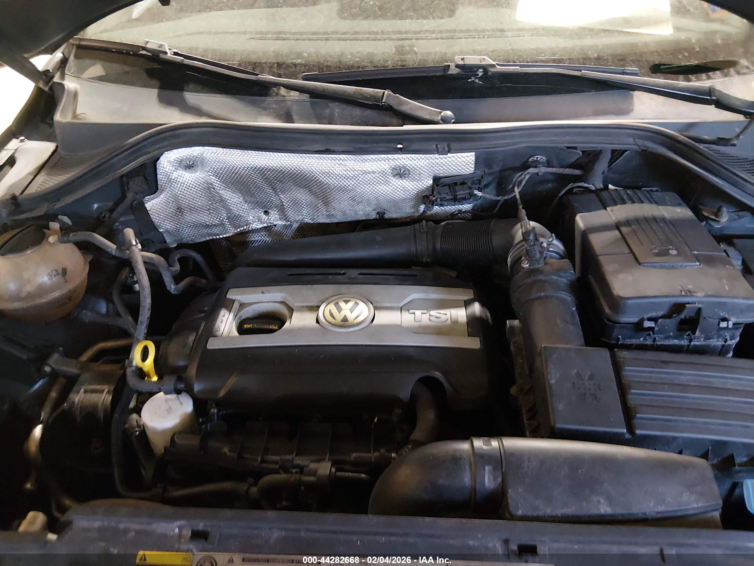VOLKSWAGEN TIGUAN image 10